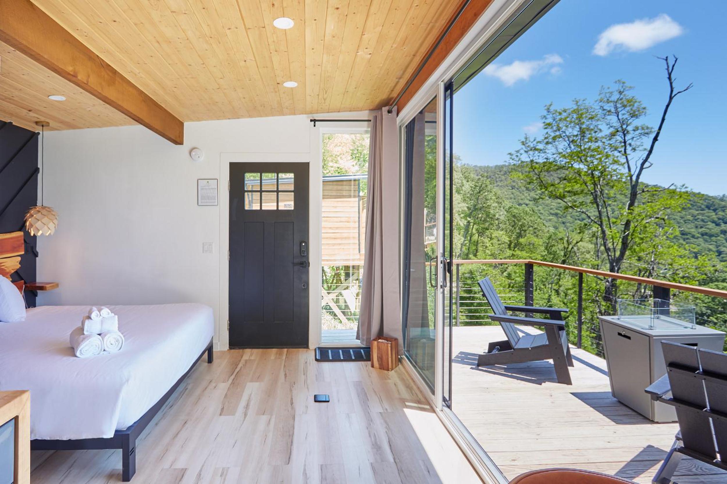One-Bedroom House - Photo 14