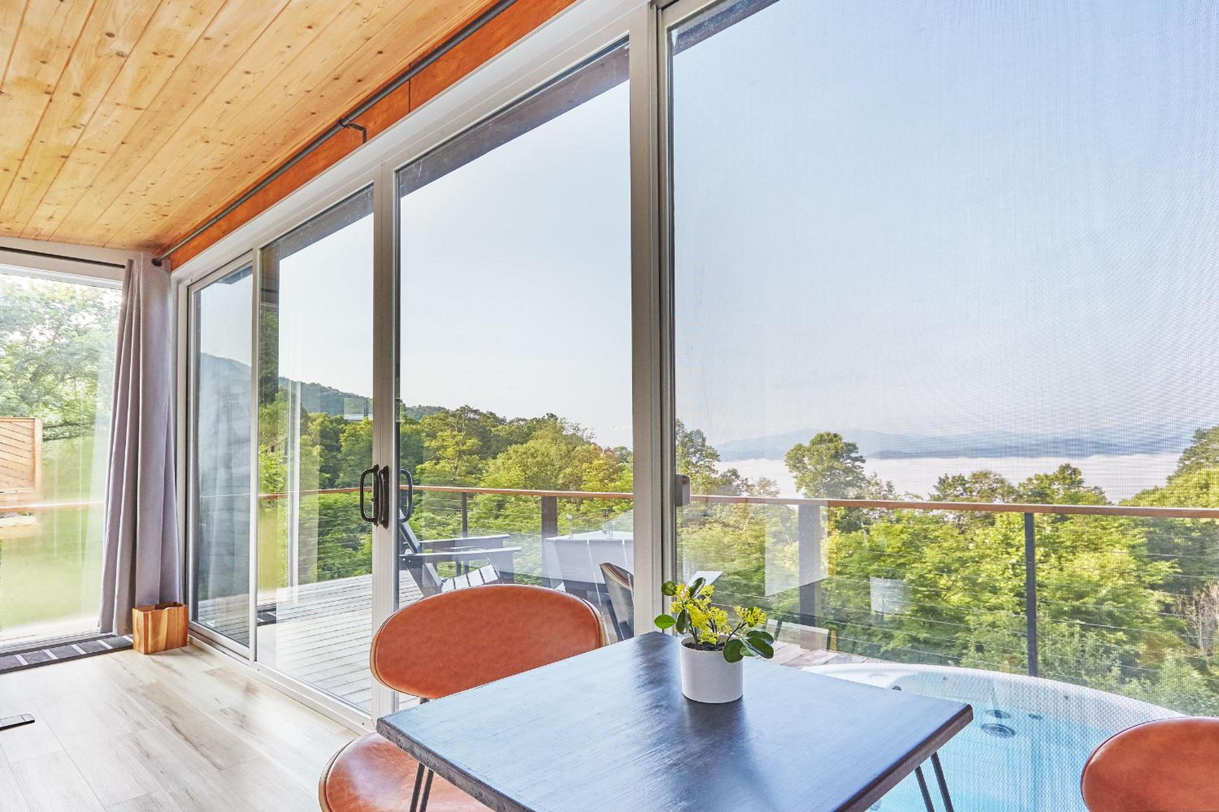 One-Bedroom House - Photo 13
