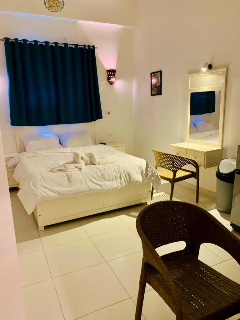 Family Double Room - Photo 11
