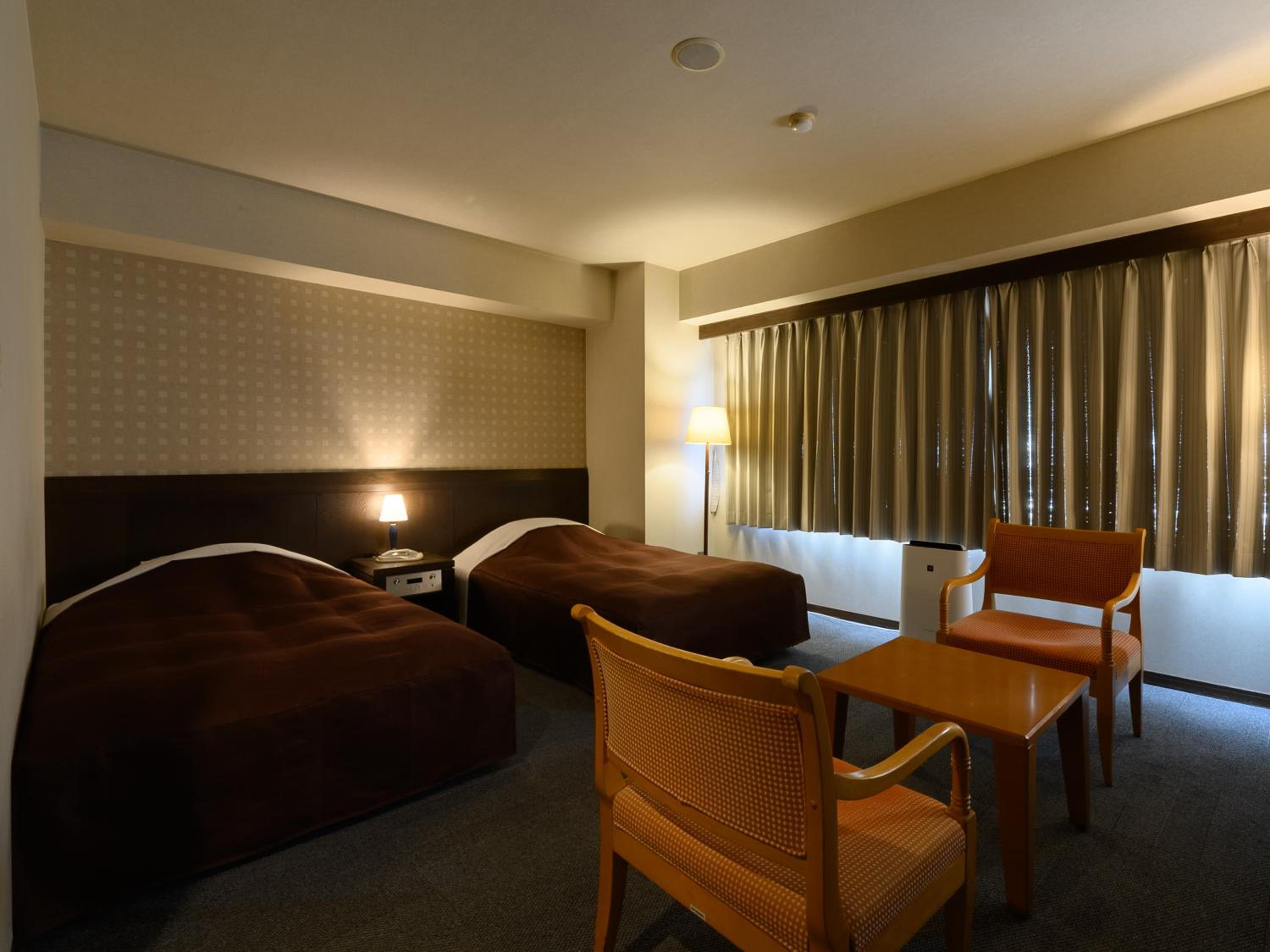 Twin Room - Smoking - Photo 3