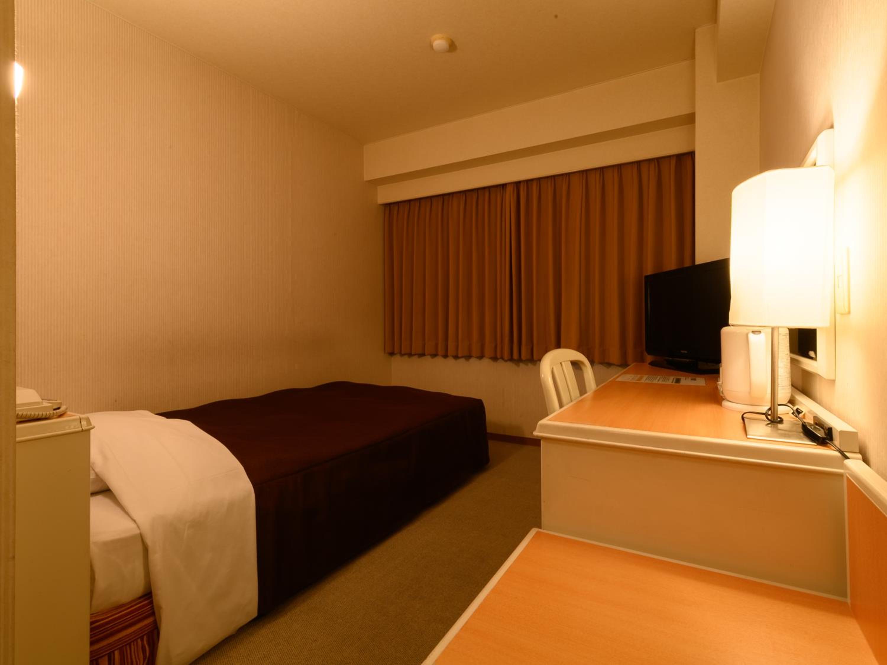Single Room - Smoking photo 3