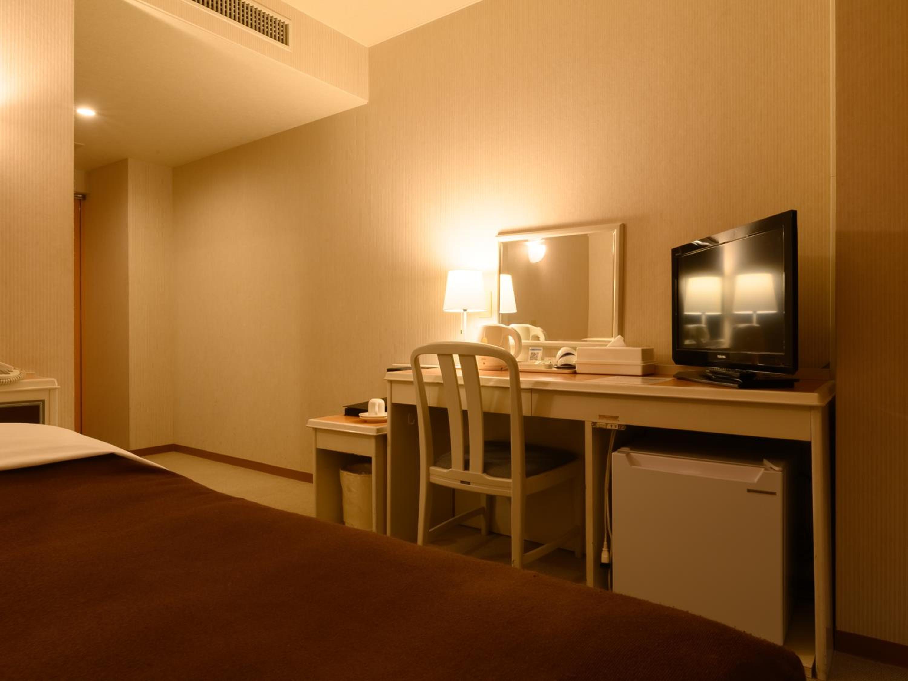 Double Room - Smoking - Photo 9
