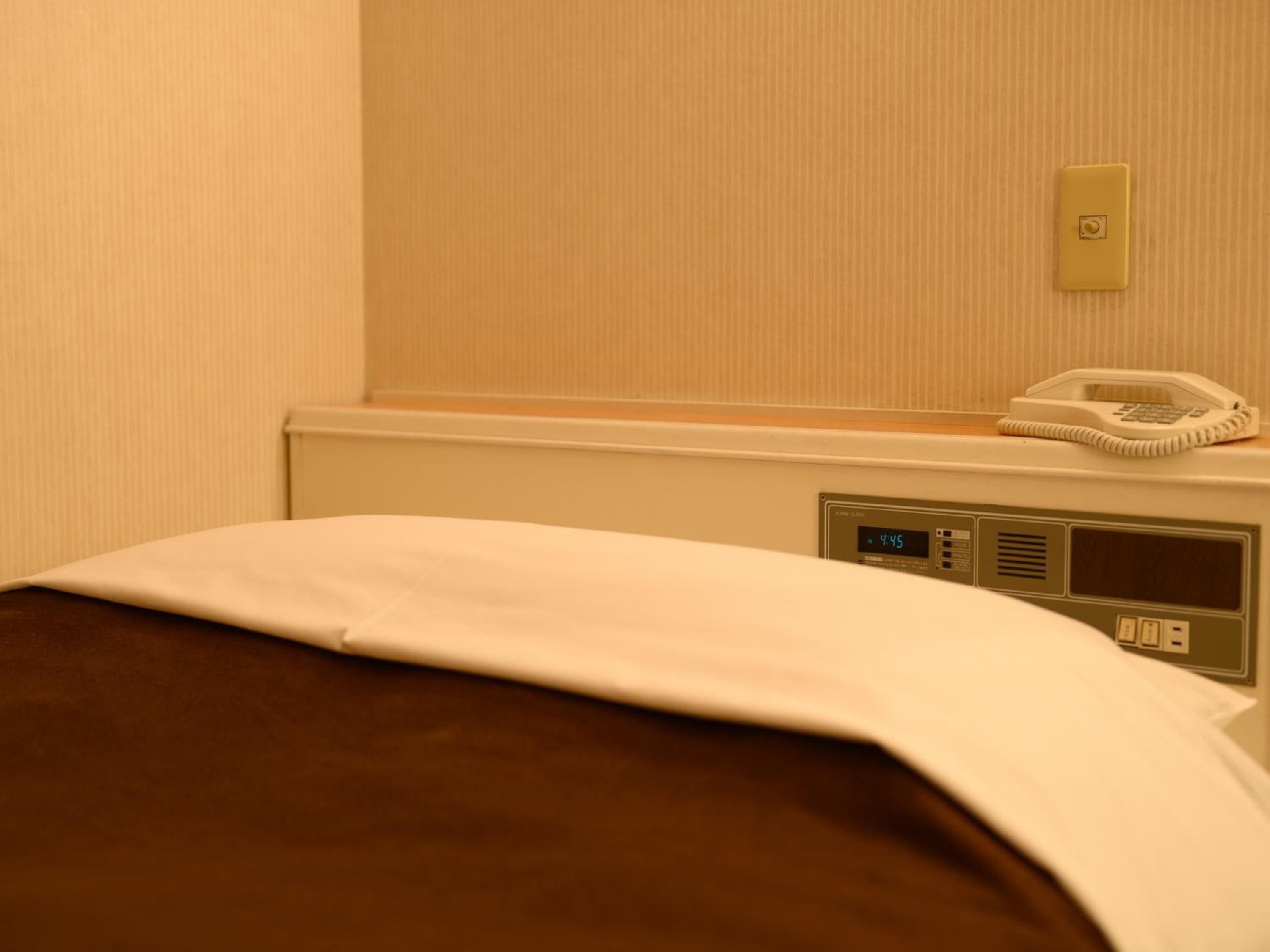 Double Room - Smoking - Photo 11