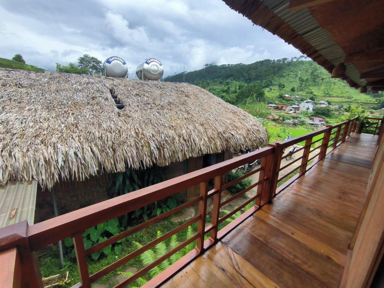 Standard Twin Room with Mountain View photo 2