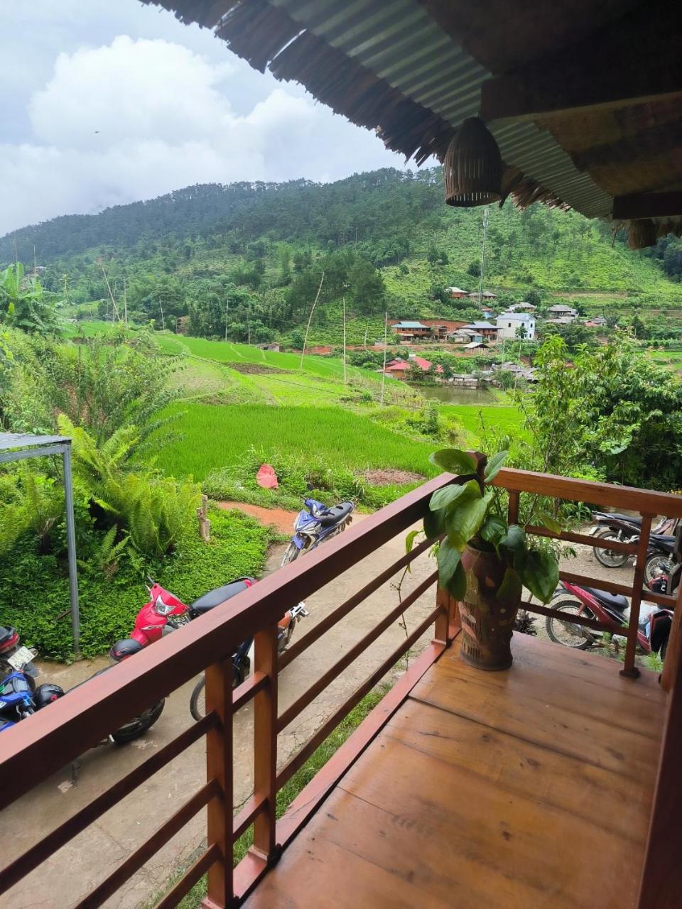 Standard Twin Room with Mountain View photo 2