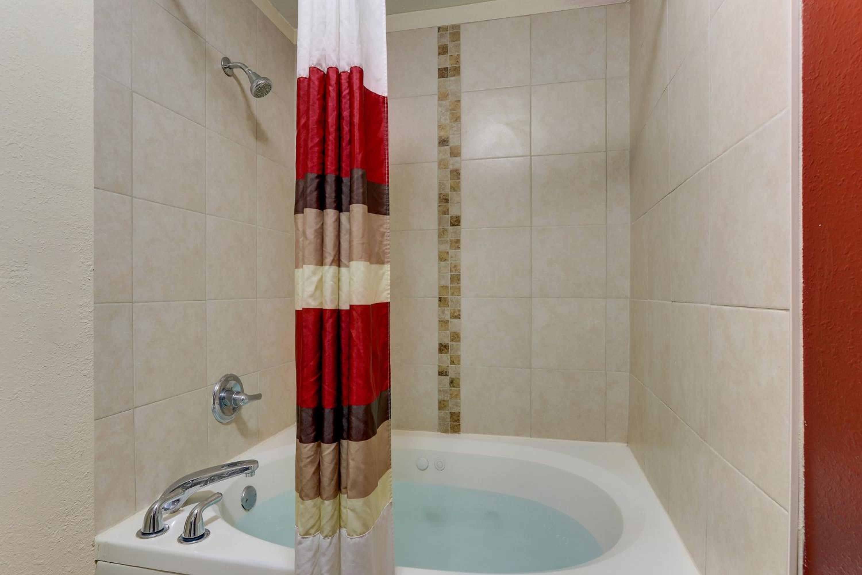 Superior King Room with Spa Bath Non-Smoking - Photo 5