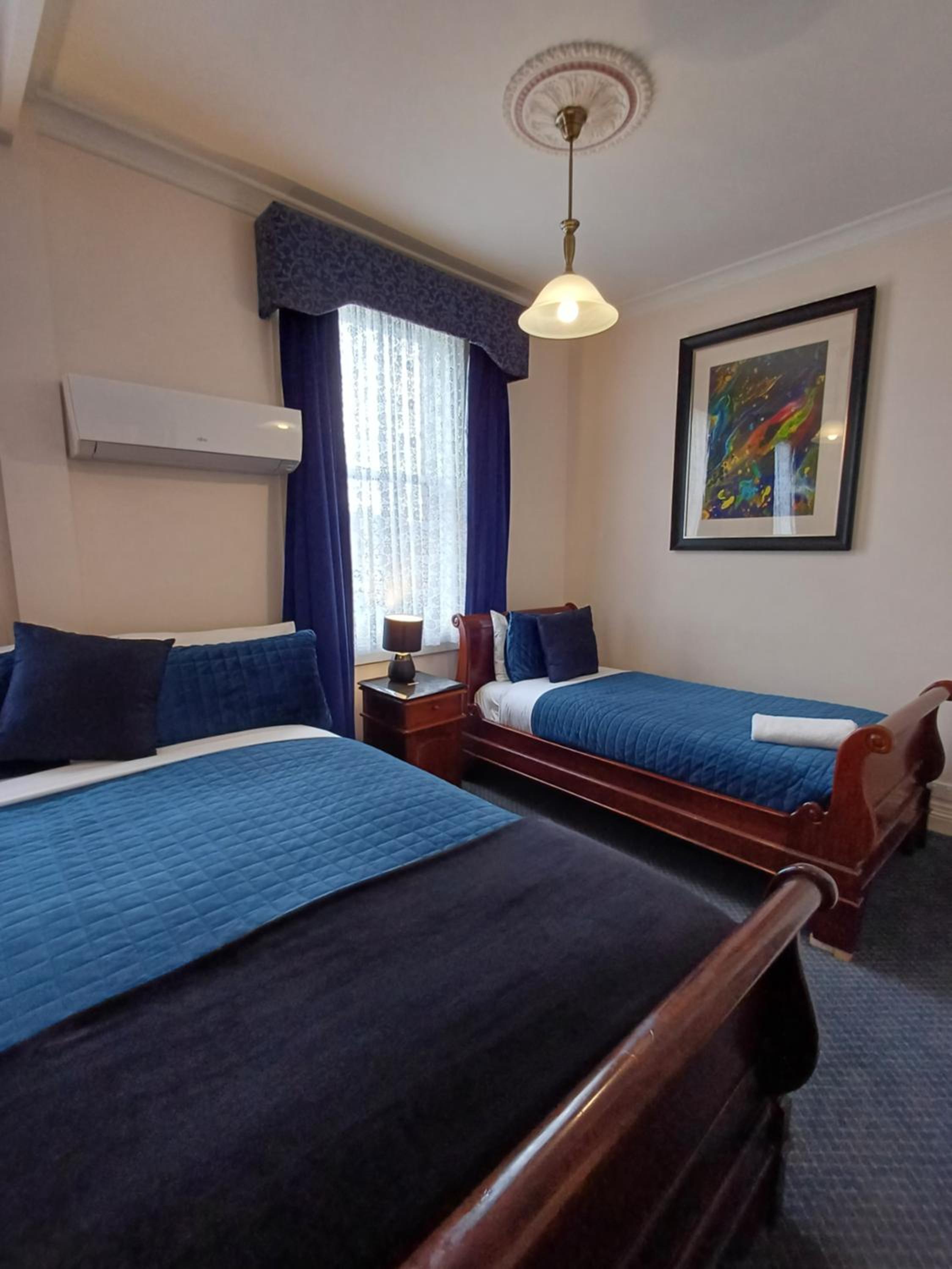 Premium Twin Room - Photo 5
