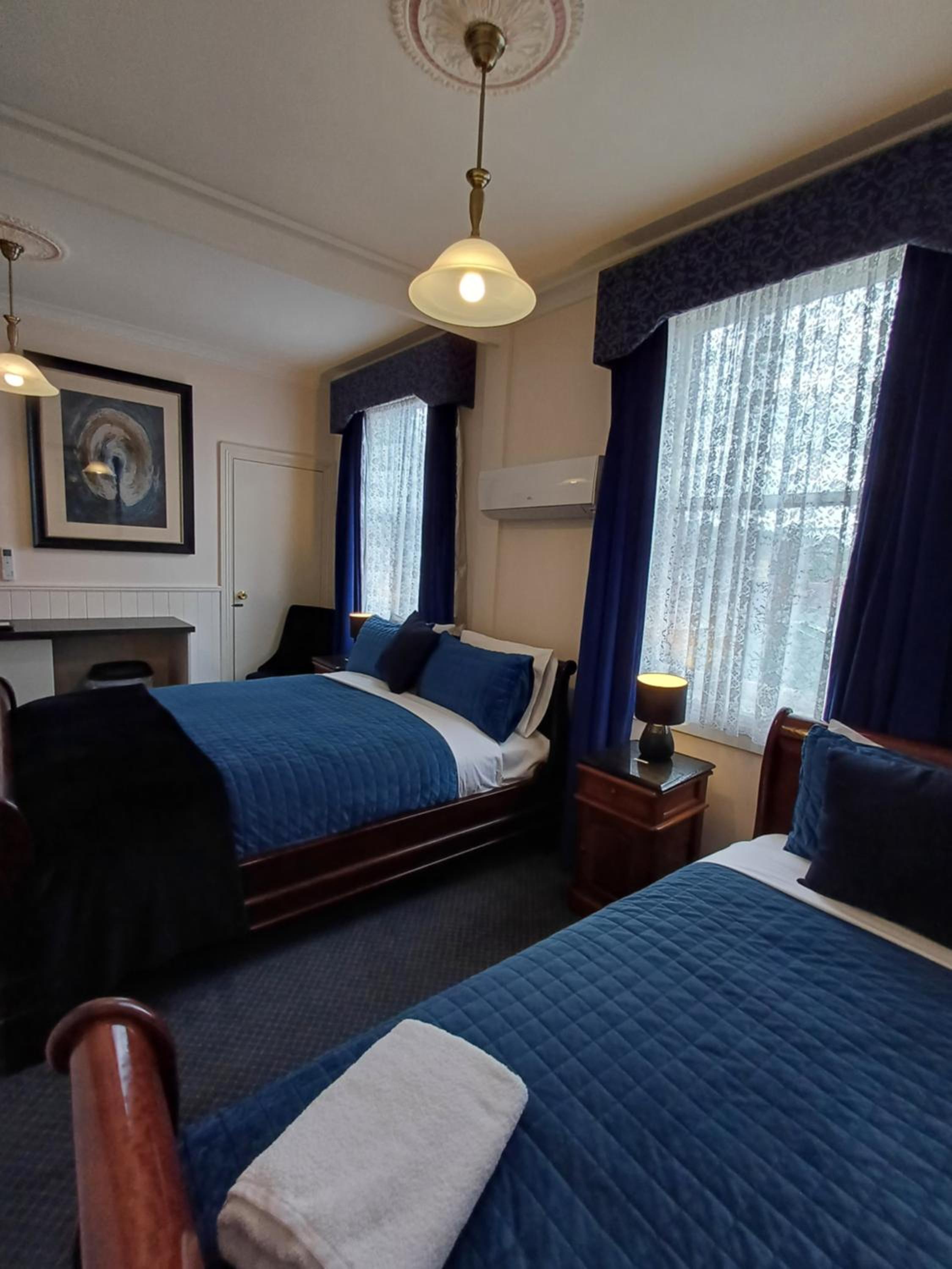 Premium Twin Room - Photo 6
