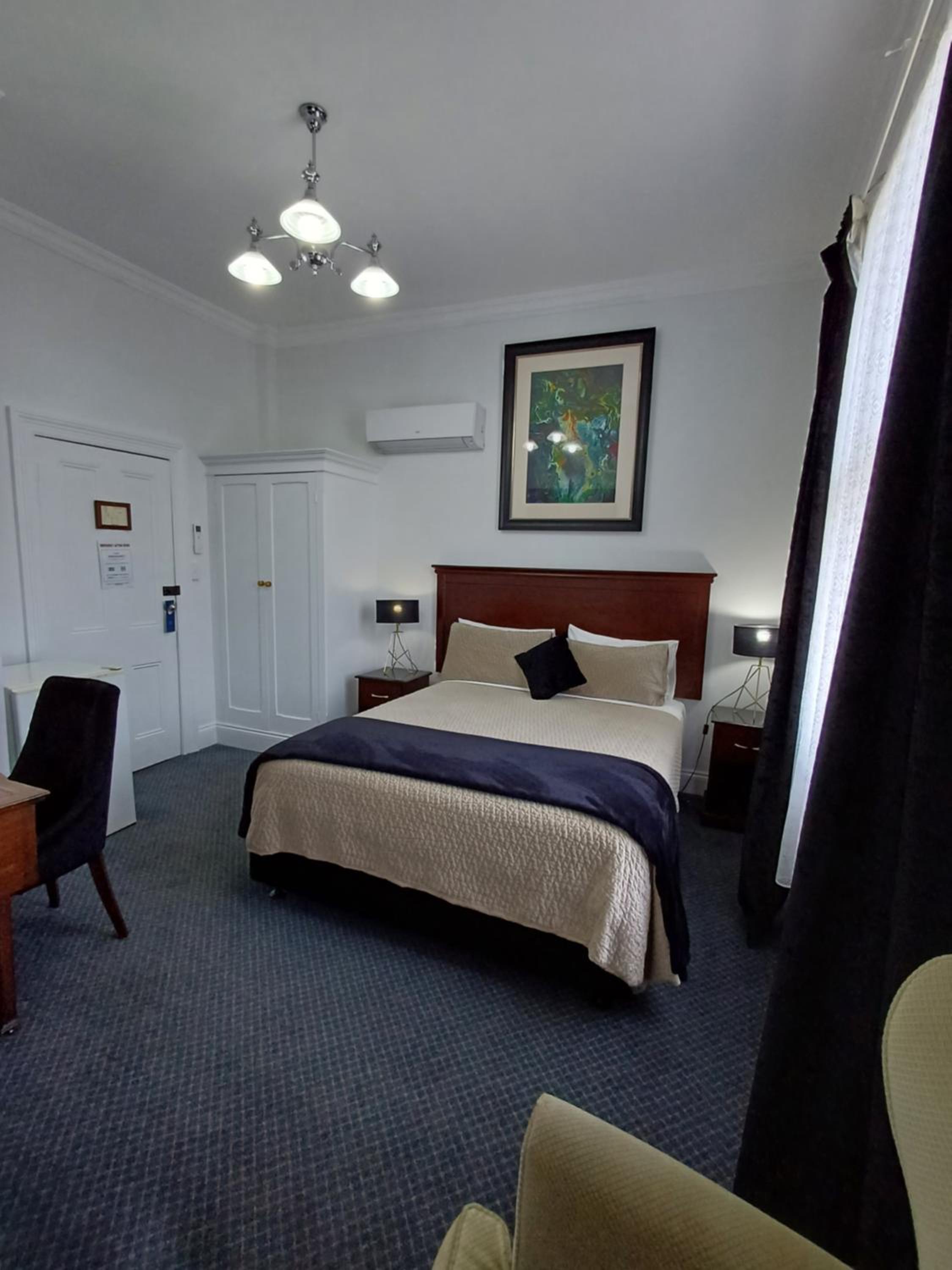 Premium Twin Room - Photo 13