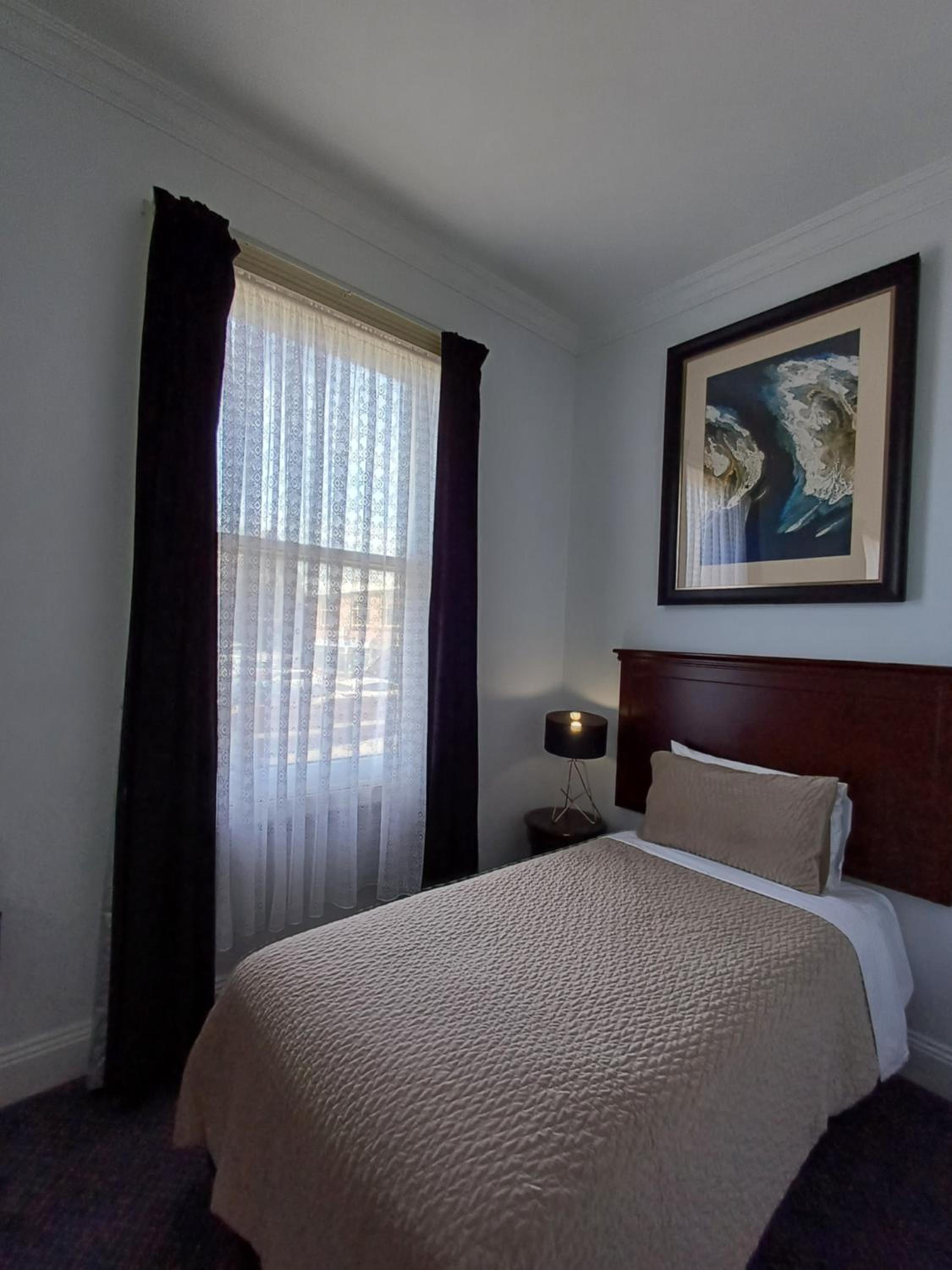 Premium Twin Room - Photo 12