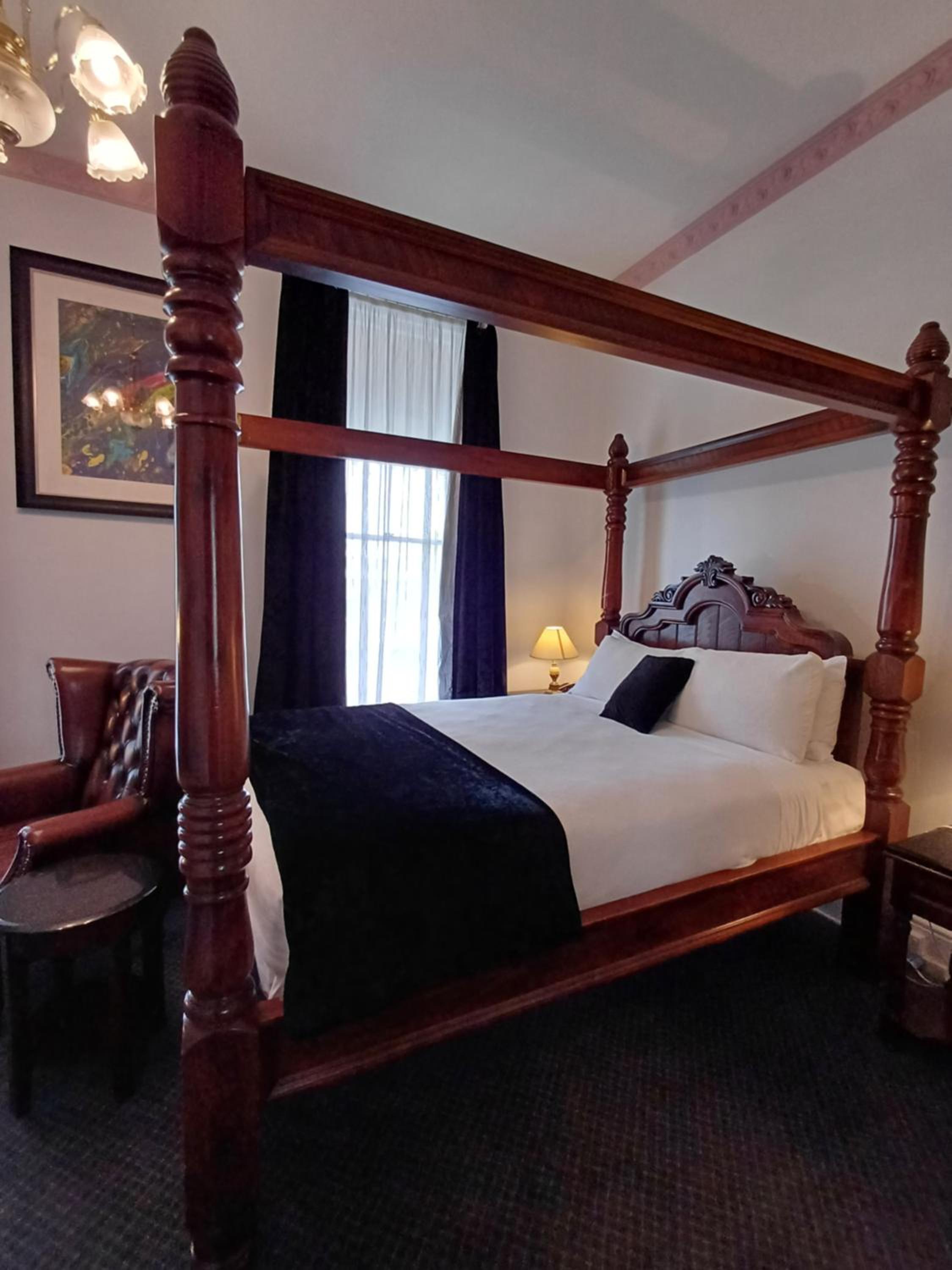 Premium Queen Room - Photo 14