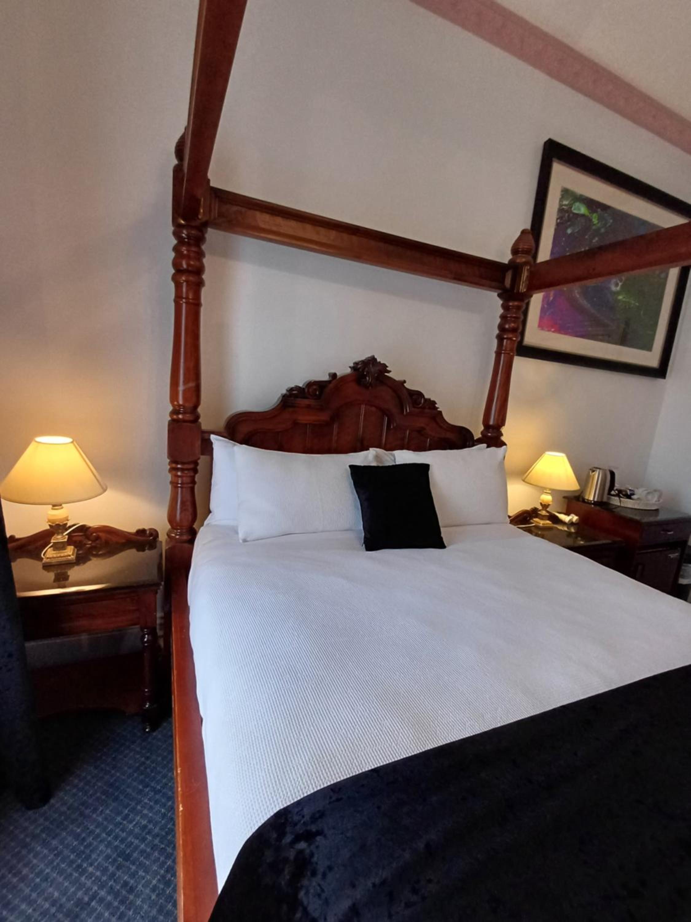 Premium Queen Room - Photo 21