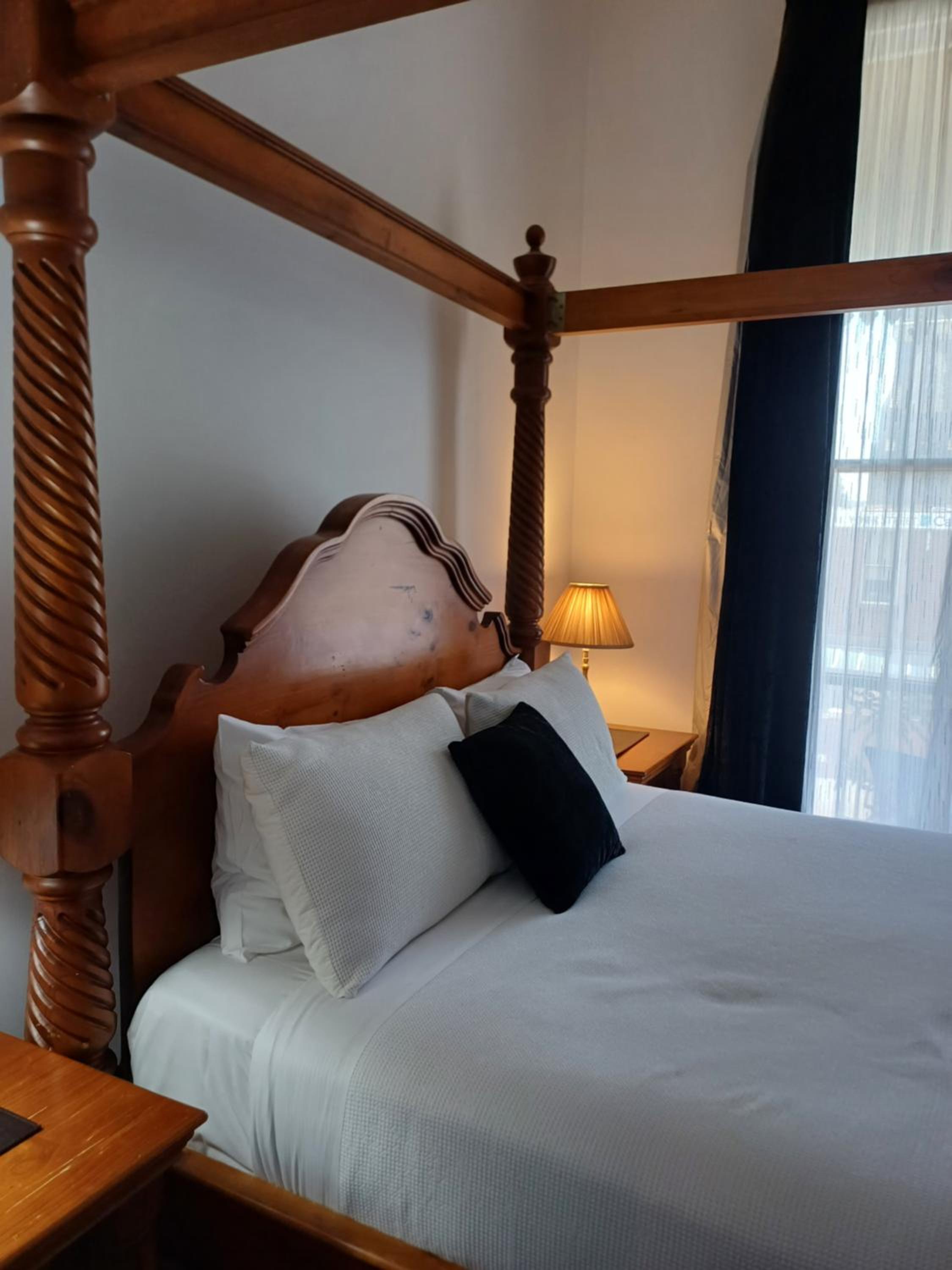 Premium Queen Room - Photo 9