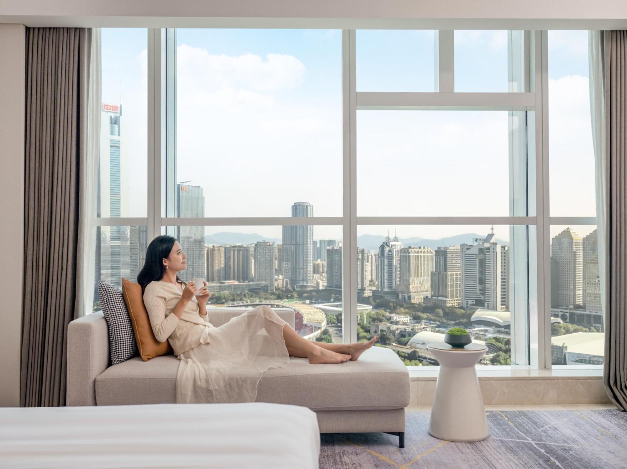 Premier Deluxe, Guest room, 1 King, TianHe Stadium view - Photo 5