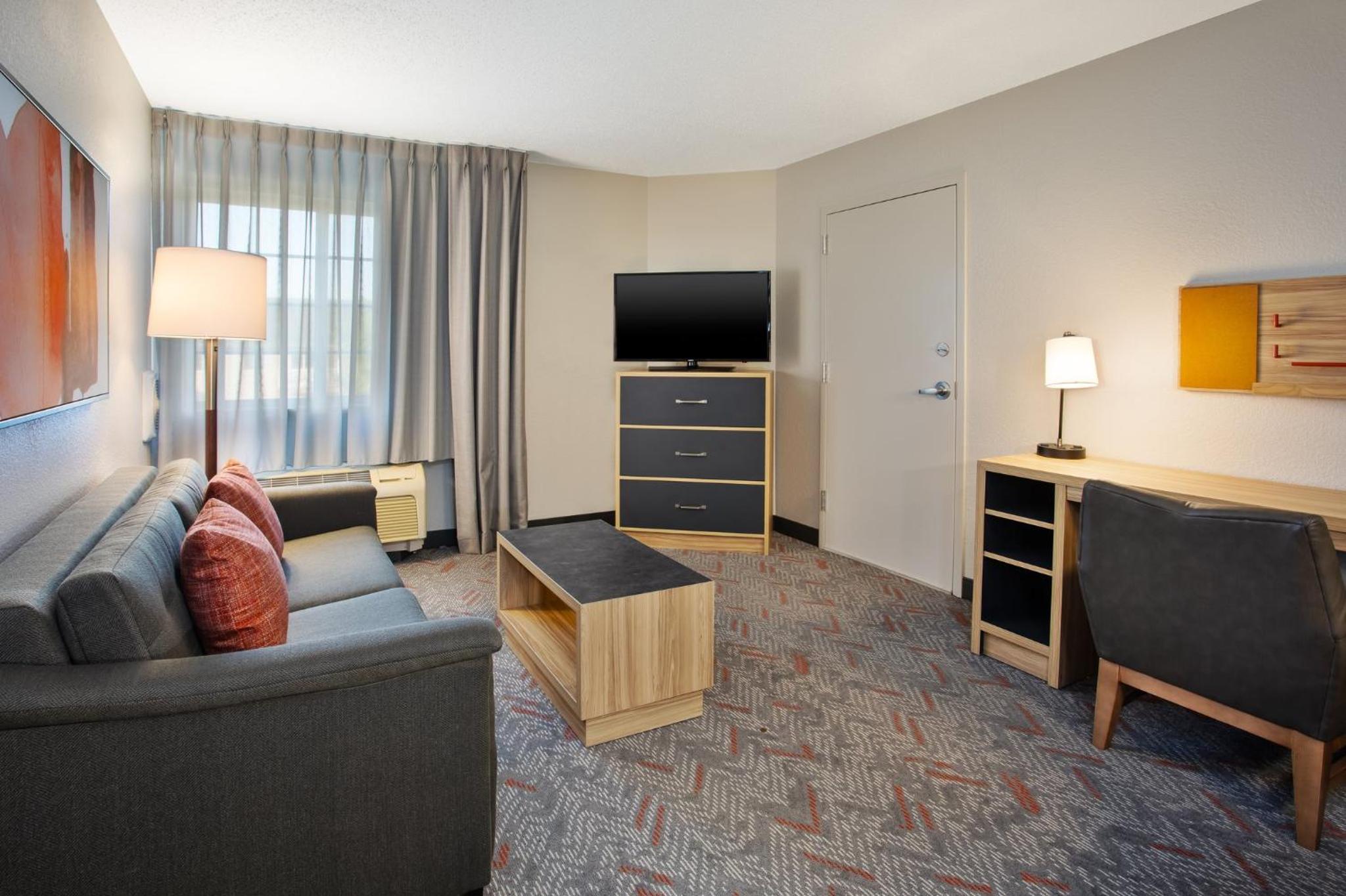 One-Bedroom Suite - Photo 1