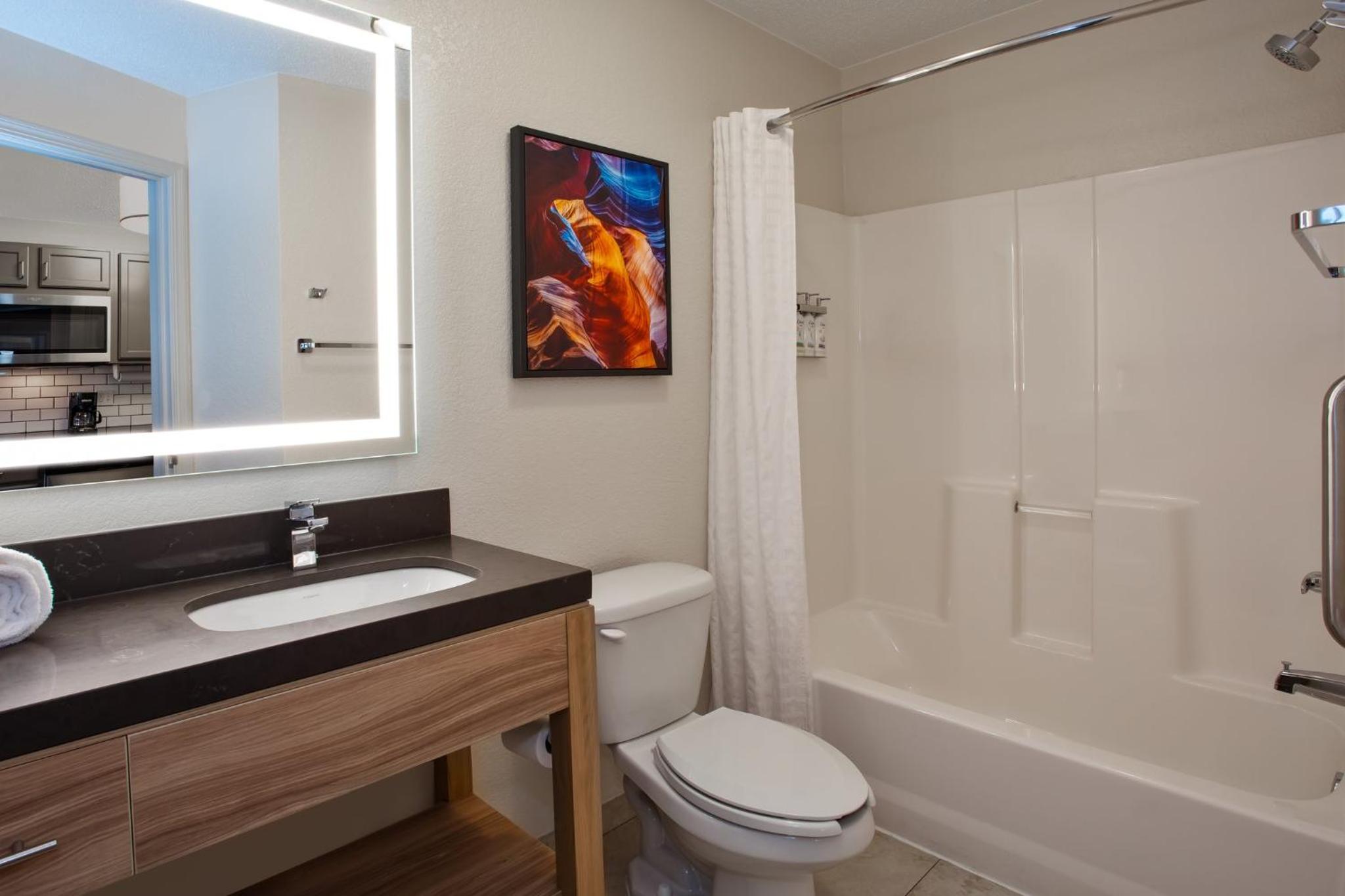Studio Suite with Two Queen Beds - Photo 2