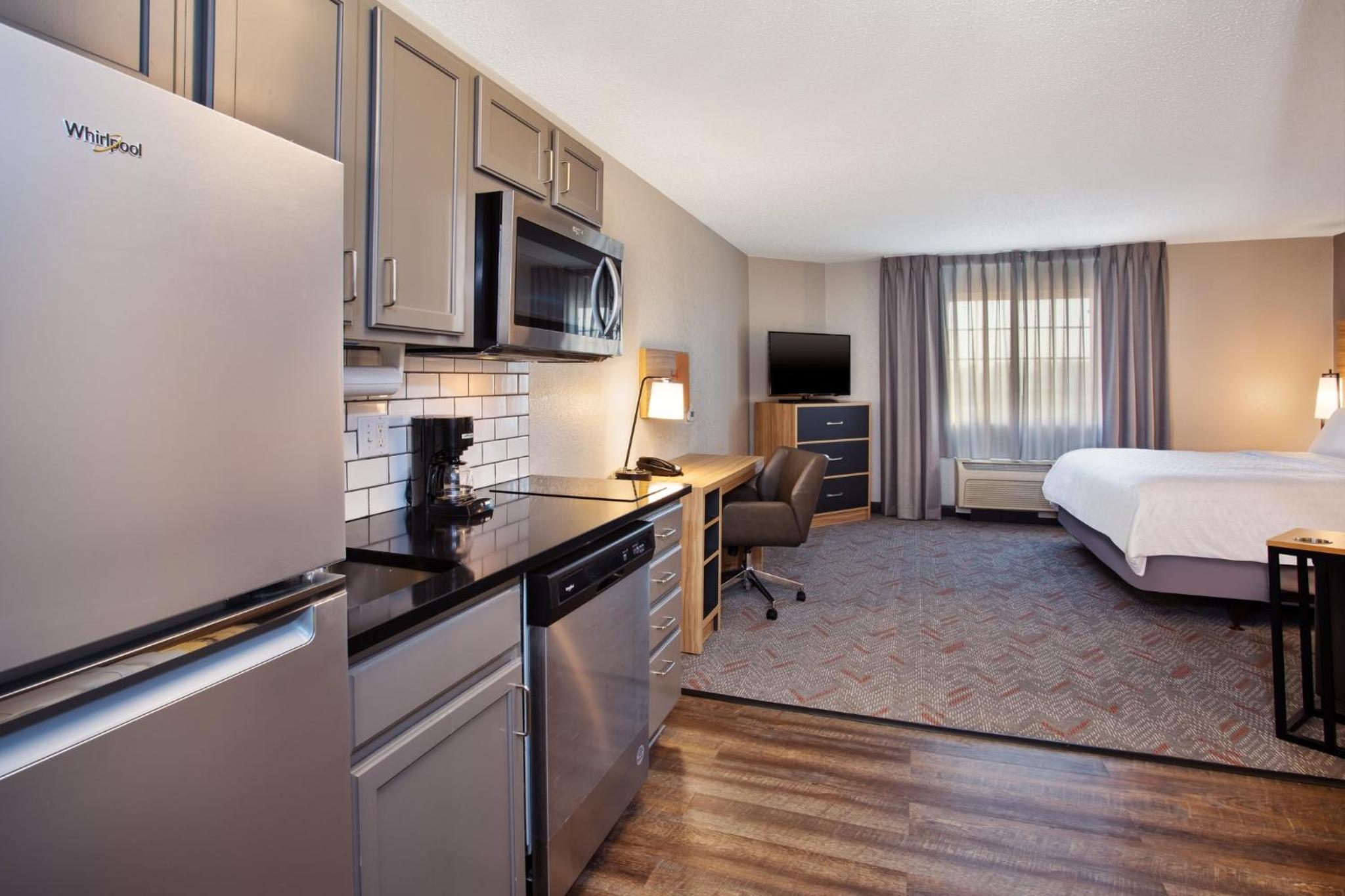 King Studio Suite - Photo 3
