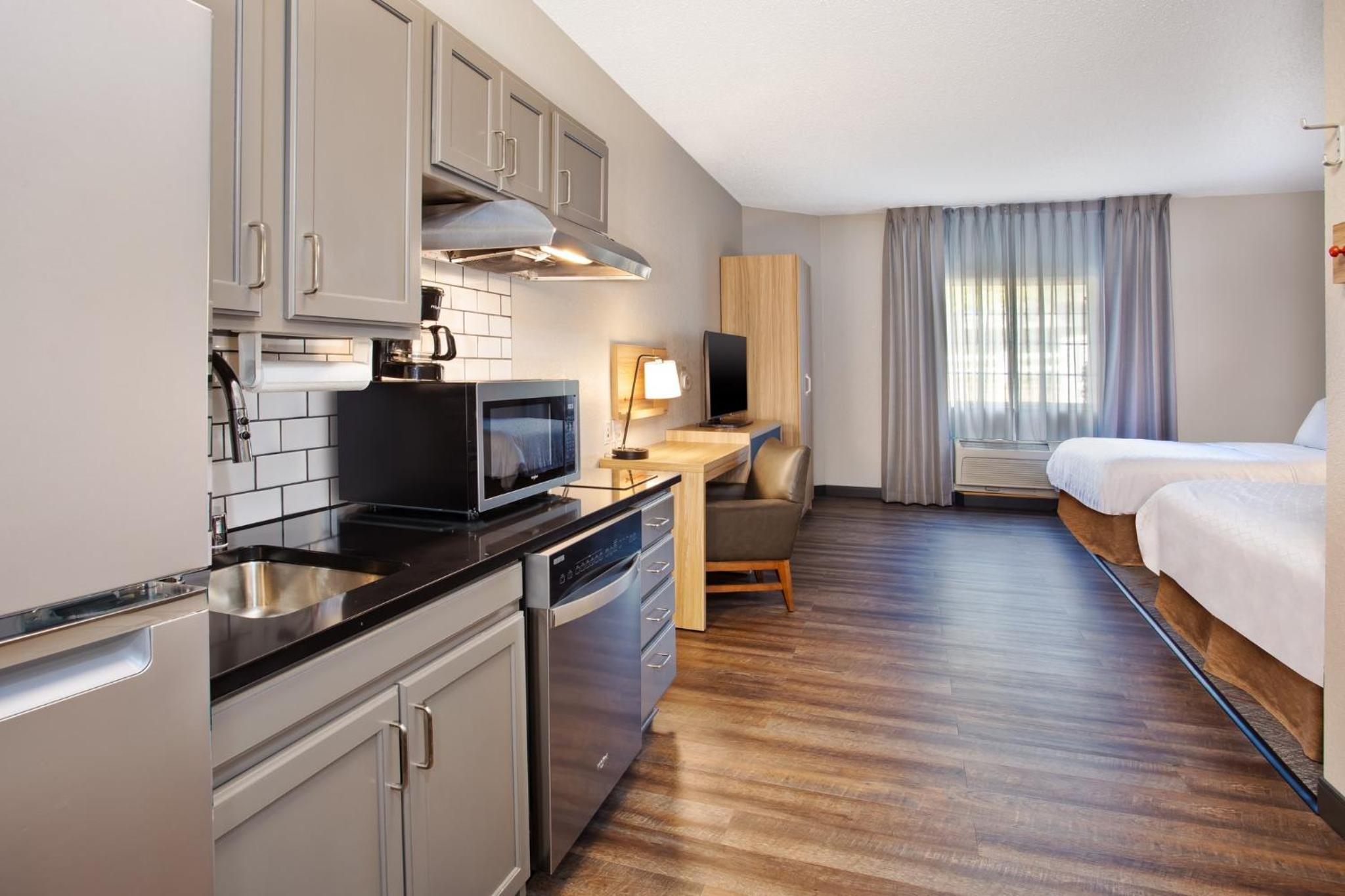 Studio Queen Suite with Two Queen Beds and Mobility Accessible Transfer Shower - Photo 1