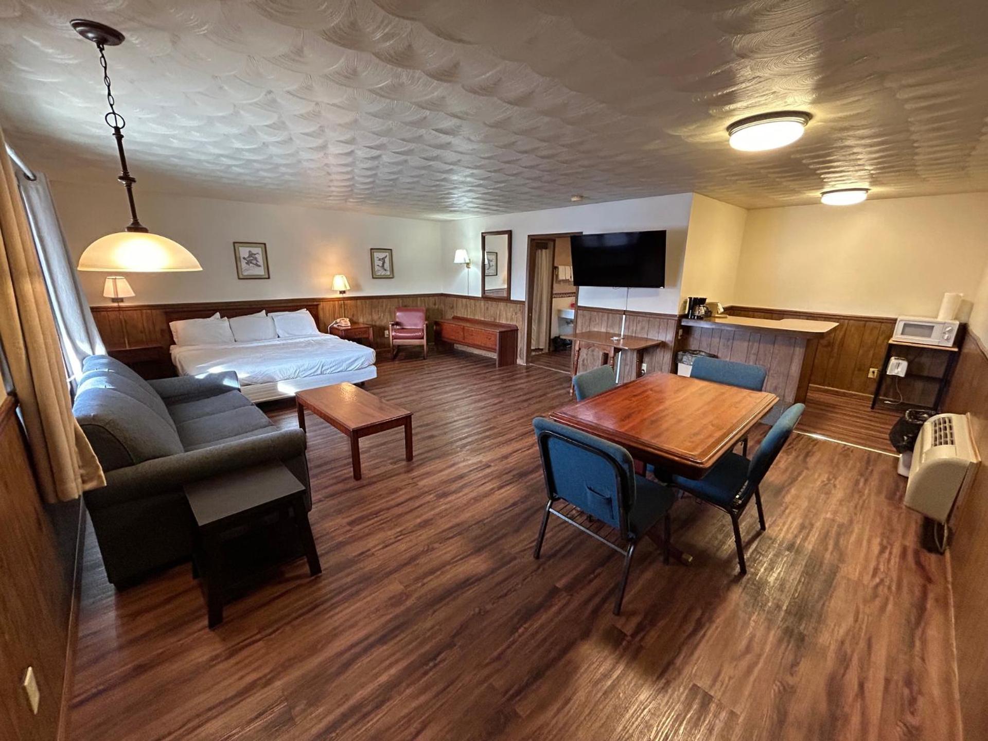 King Suite - Photo 1