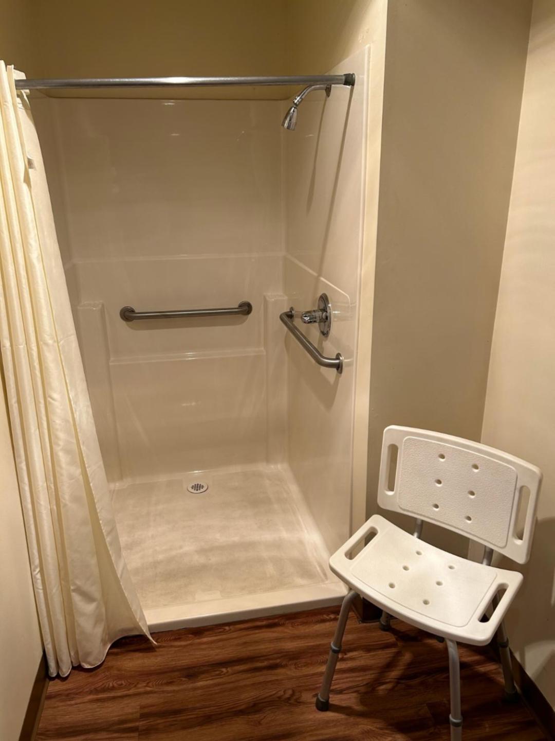 Queen Studio - Disability Access - Photo 8
