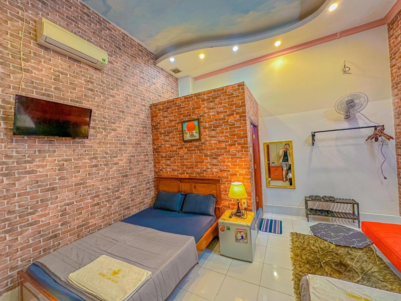Economy Quadruple Room With Shared Bathroom photo 3