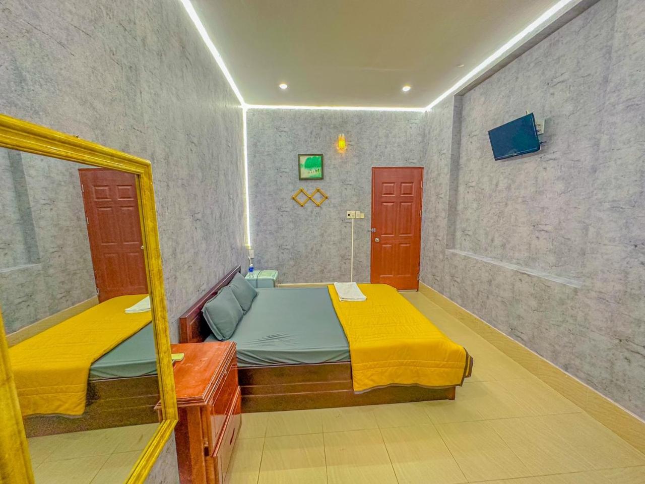Budget Double Room photo 3
