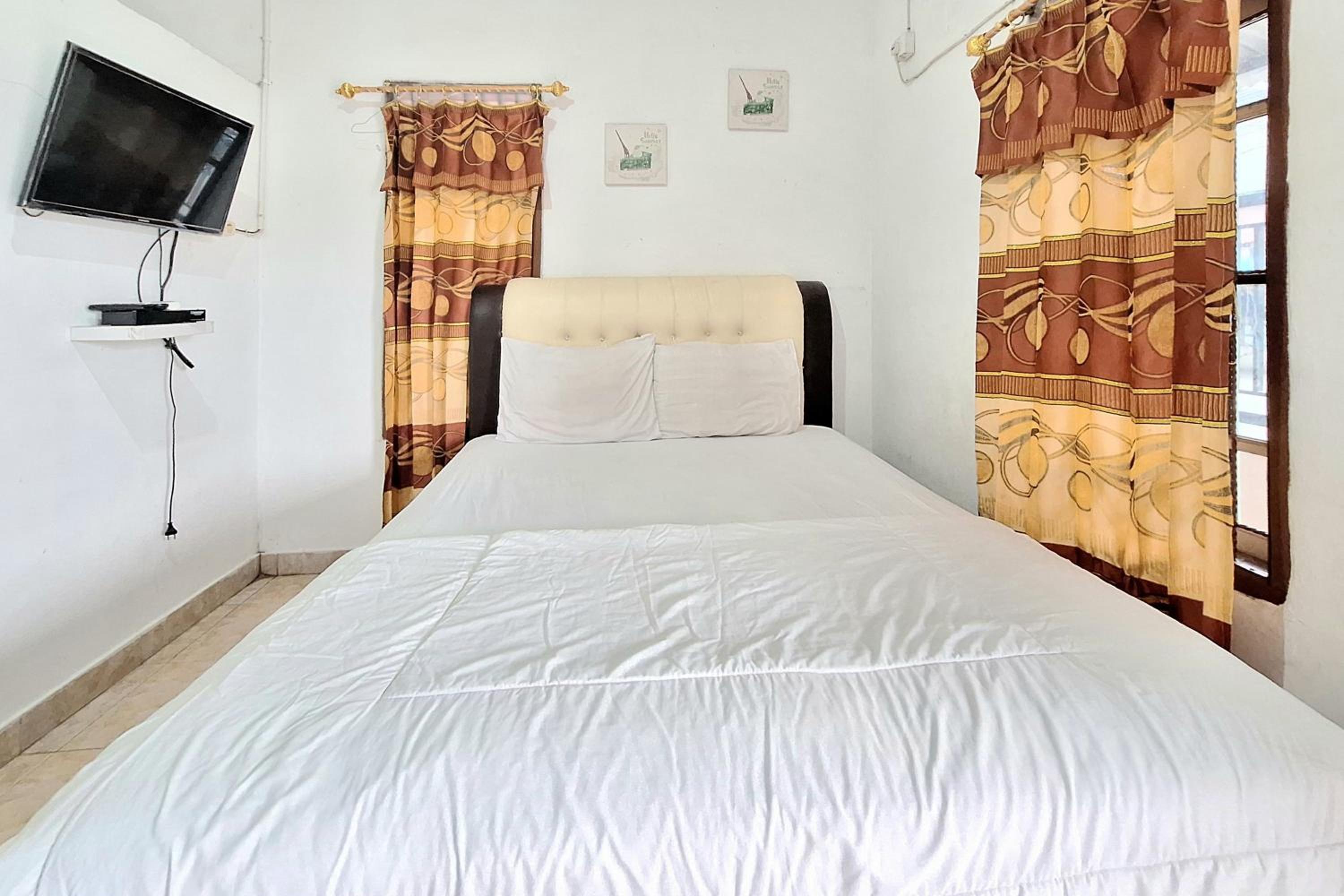Standard Double Room - Photo 12