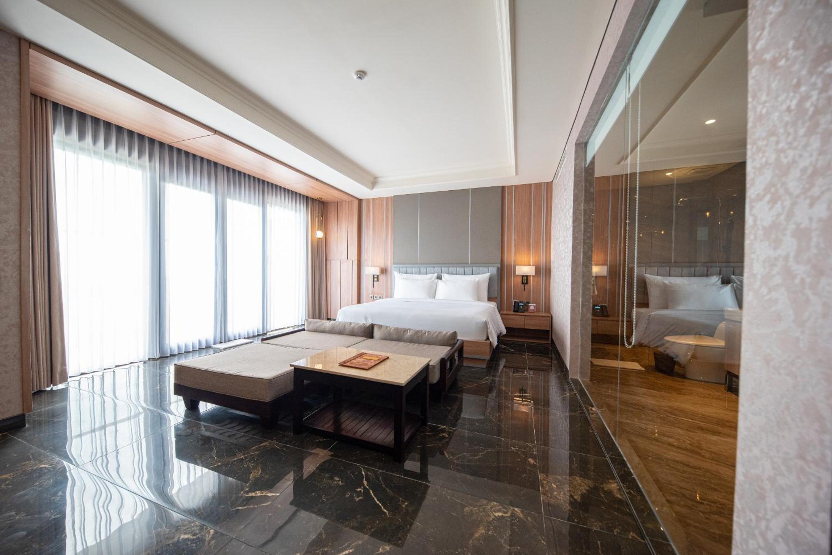 Presidential Suite photo 1