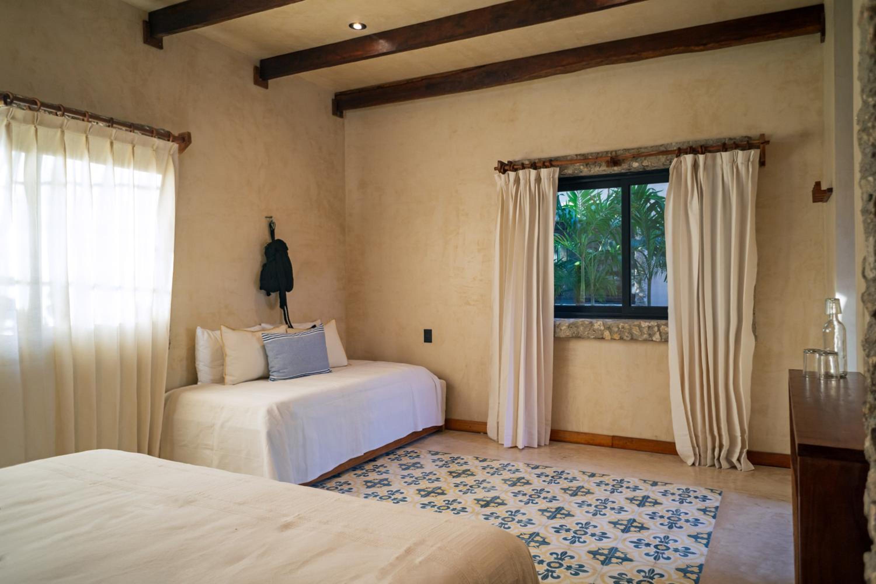 Deluxe Family Room - Photo 9