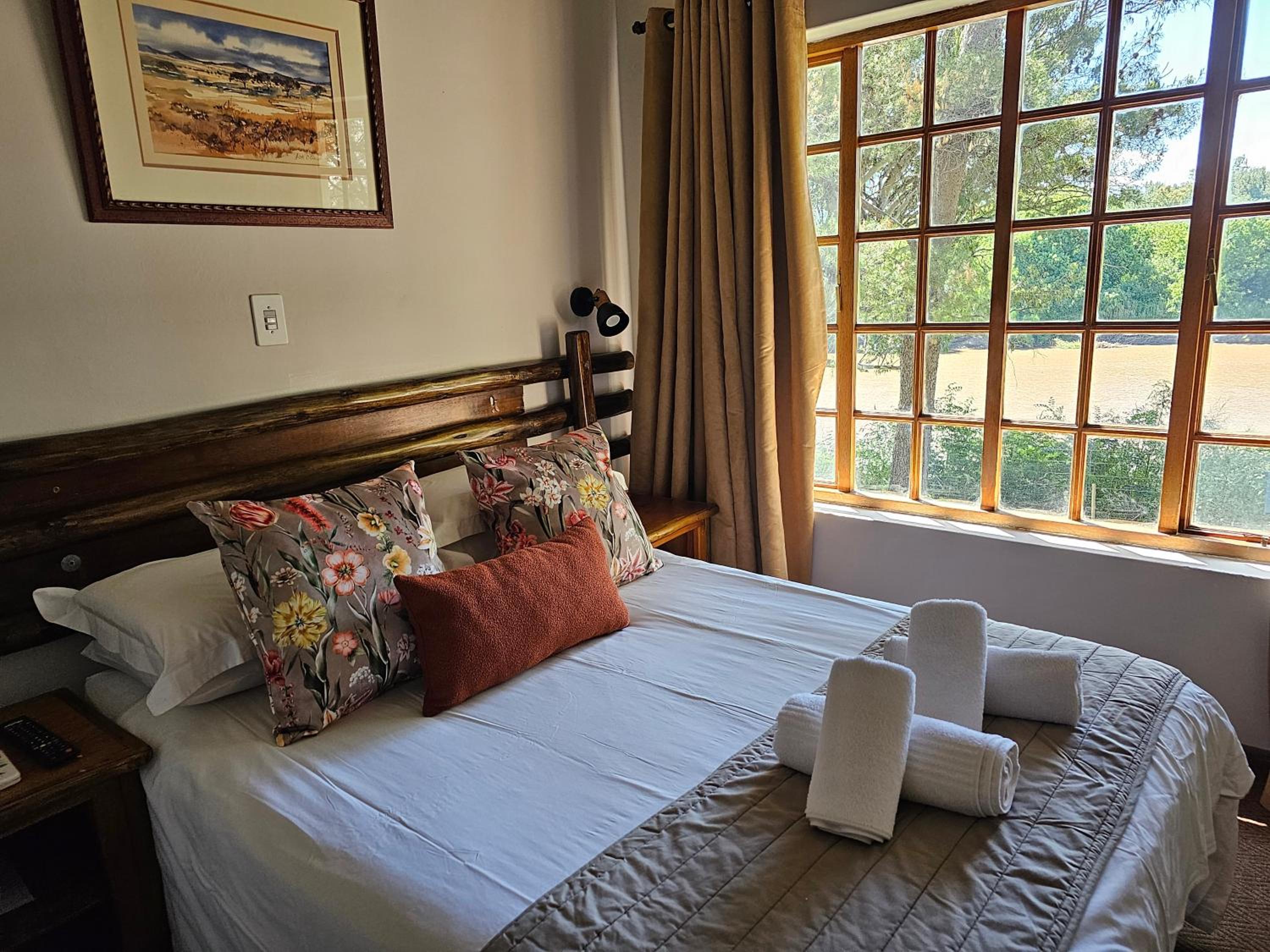 Deluxe Double Room (2 Adults + 1 Child) photo 1