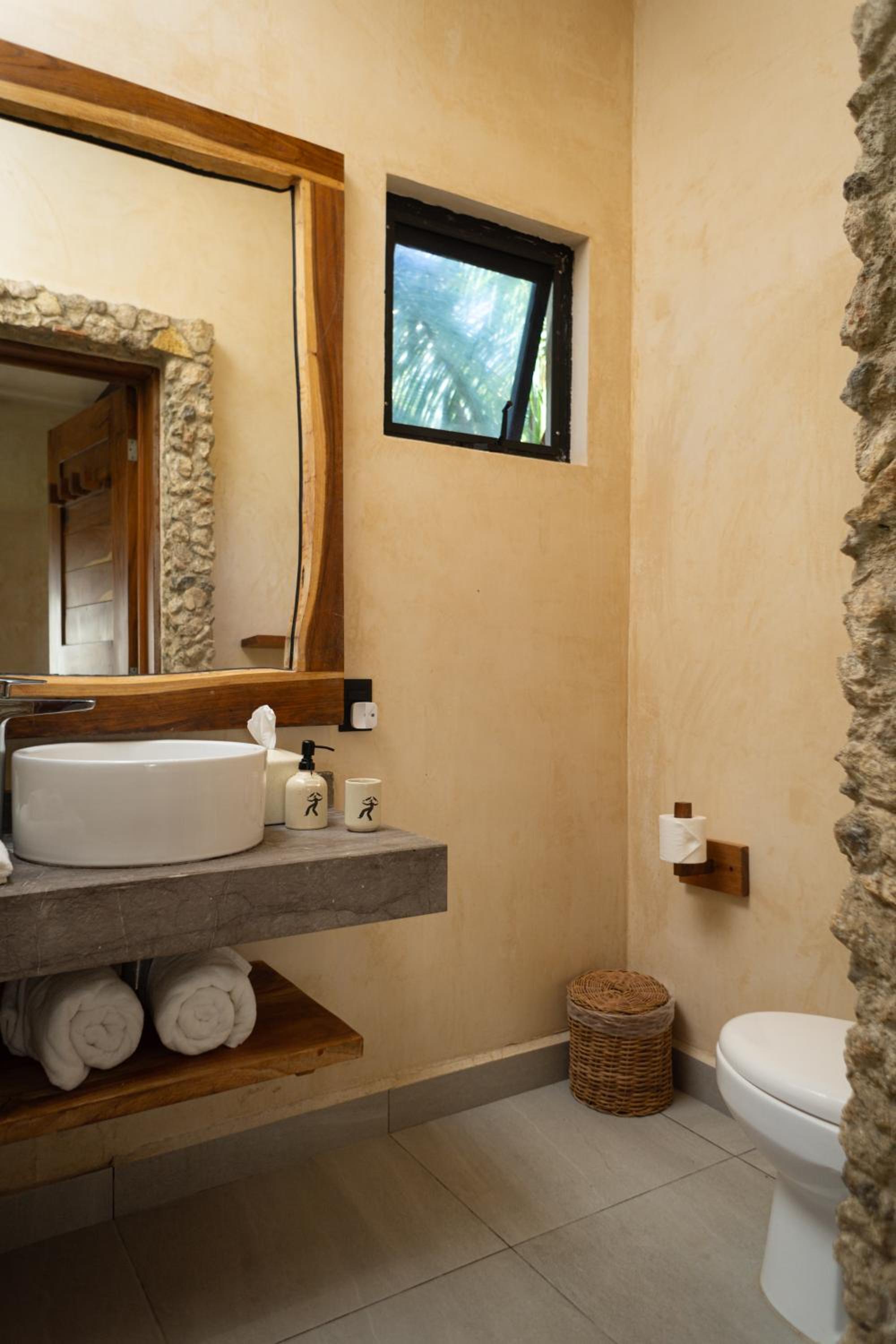 Suite - Photo 2