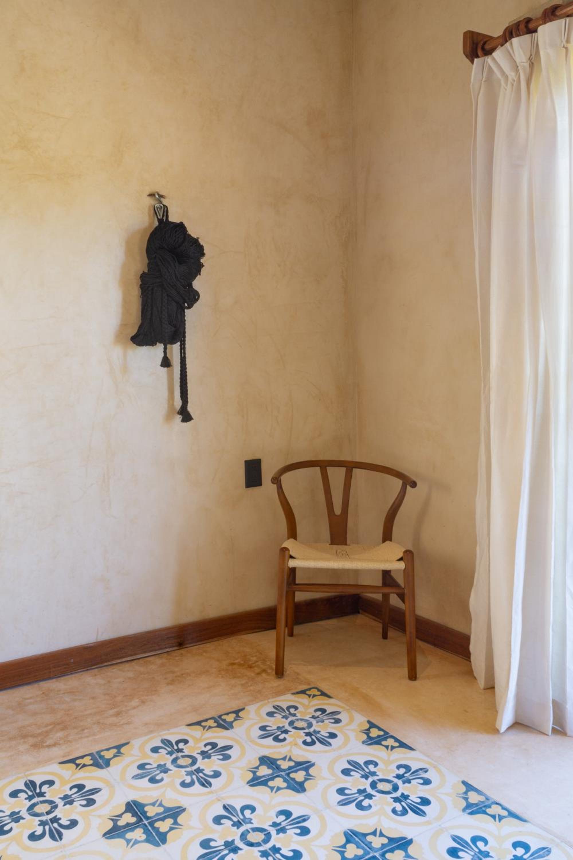 Suite - Photo 3