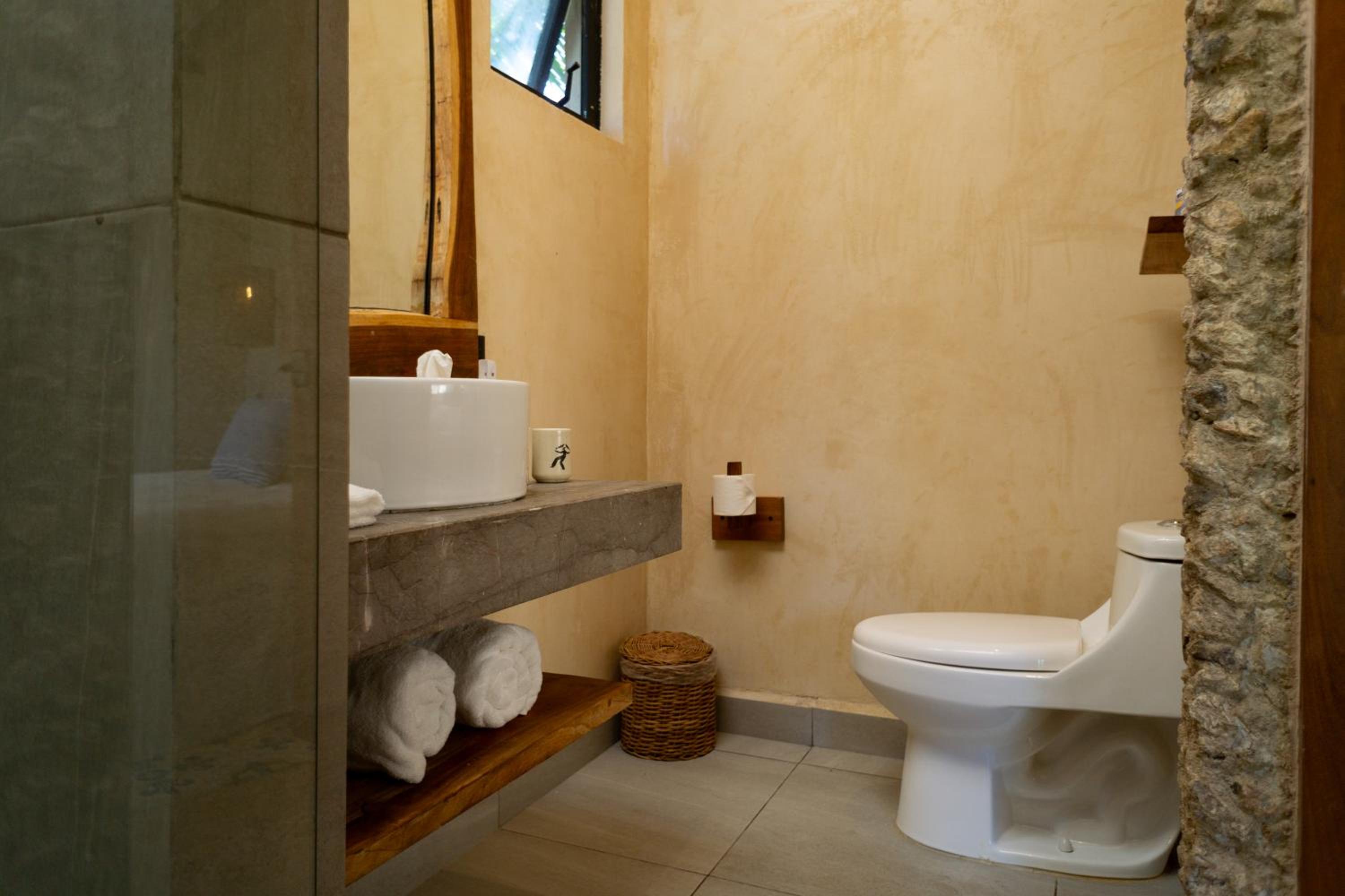 Suite - Photo 4