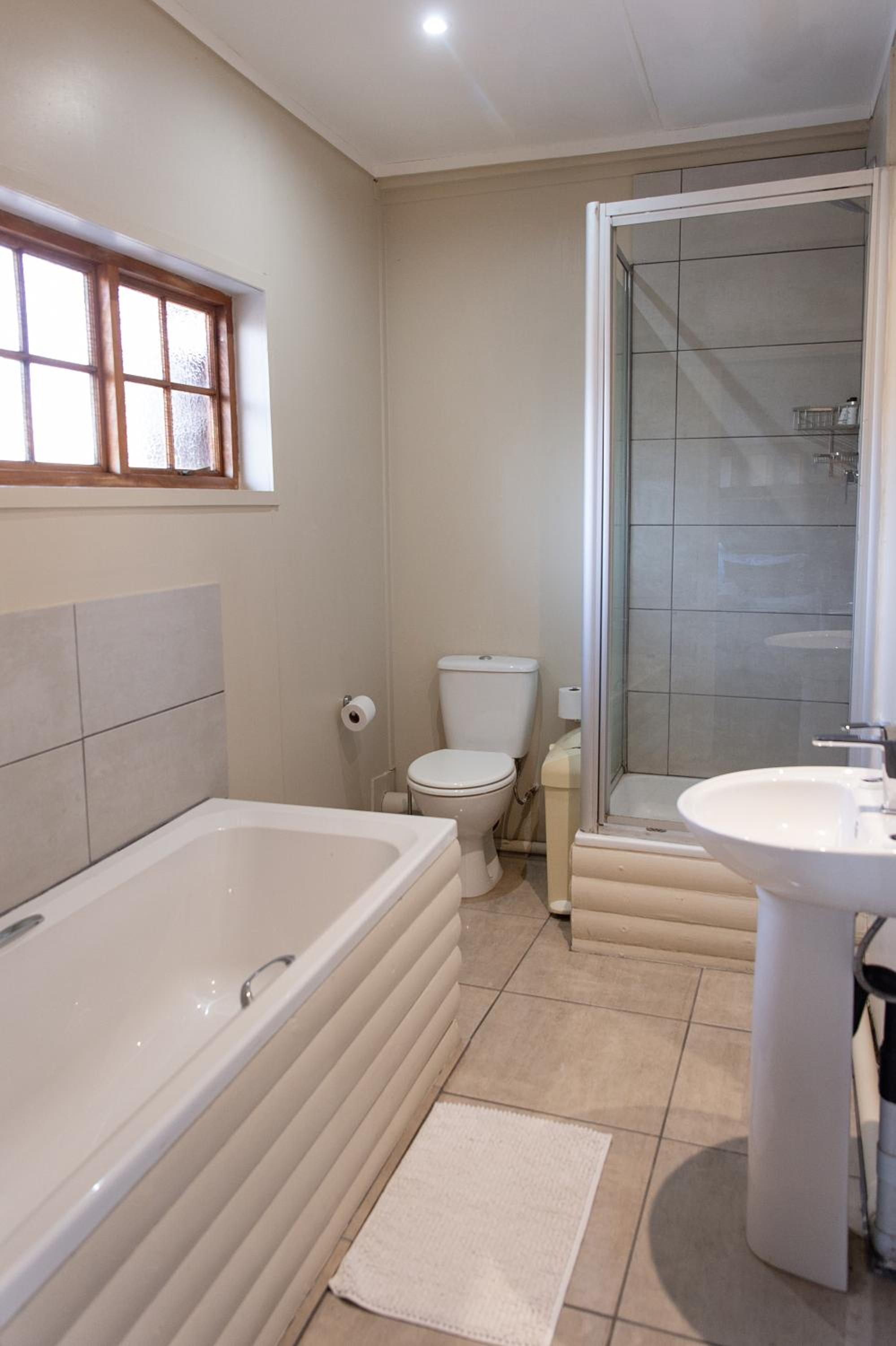 Family Room - Photo 5