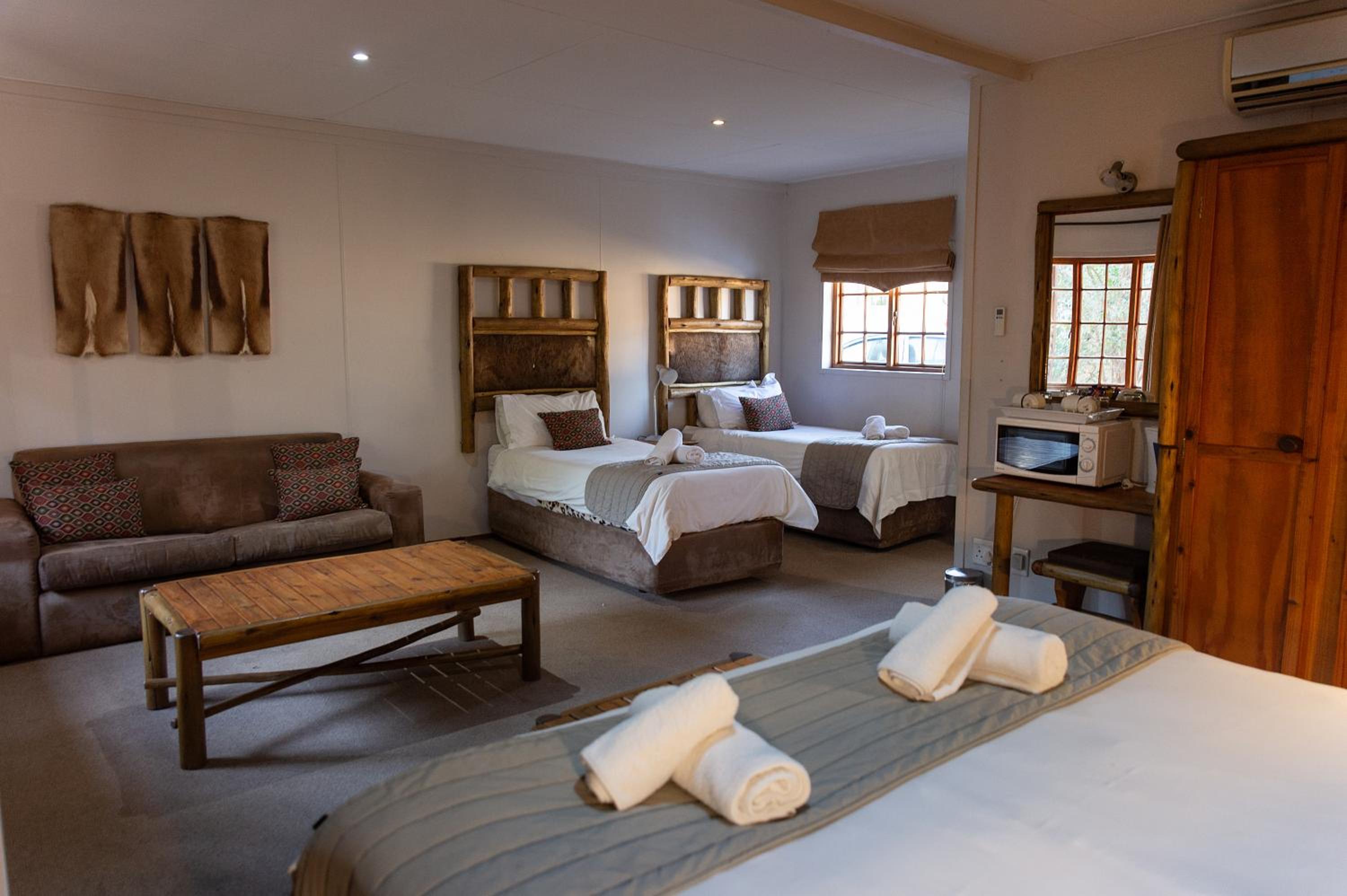 Family Room - Photo 3