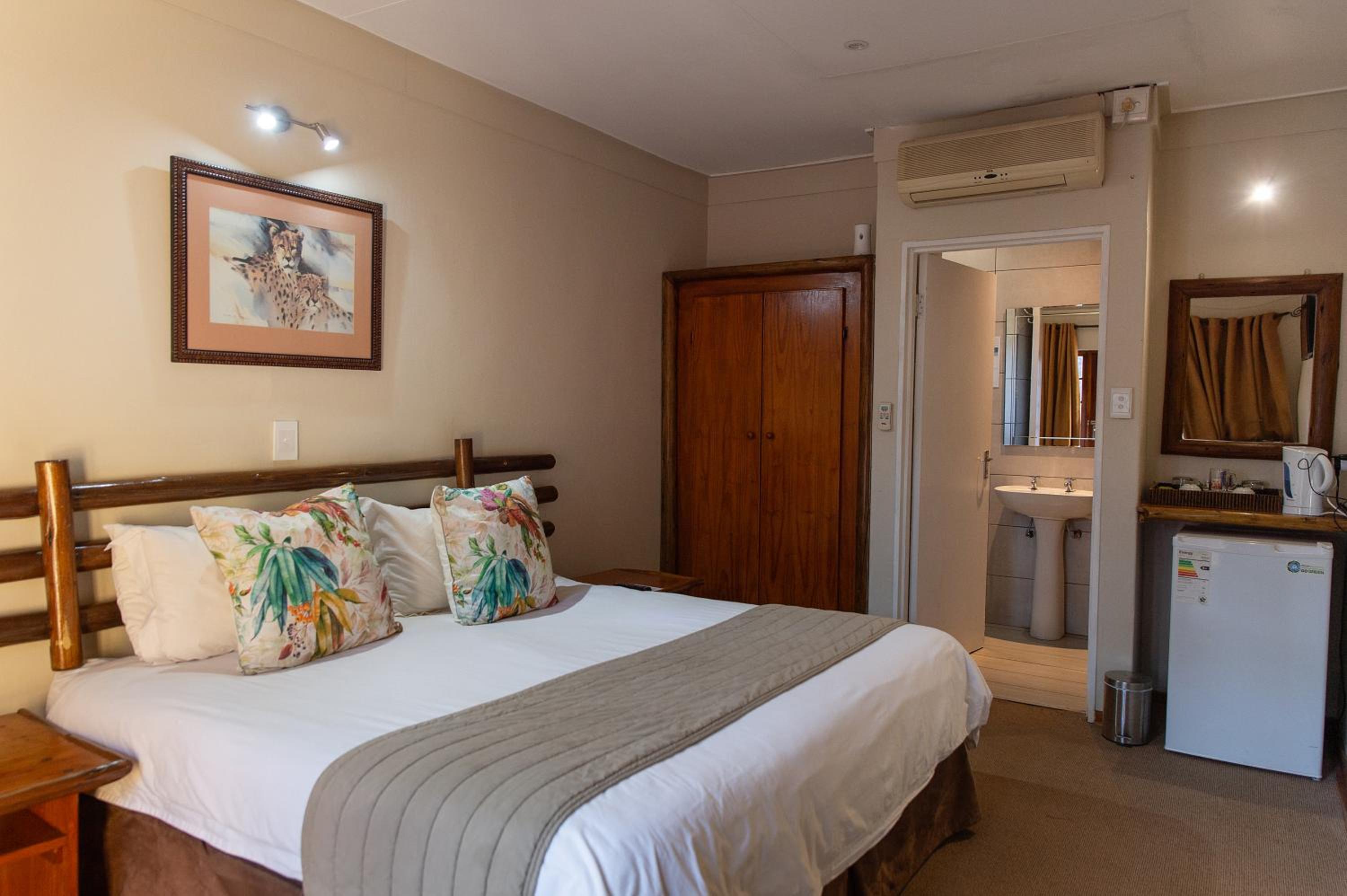 Standard King Room - Photo 3