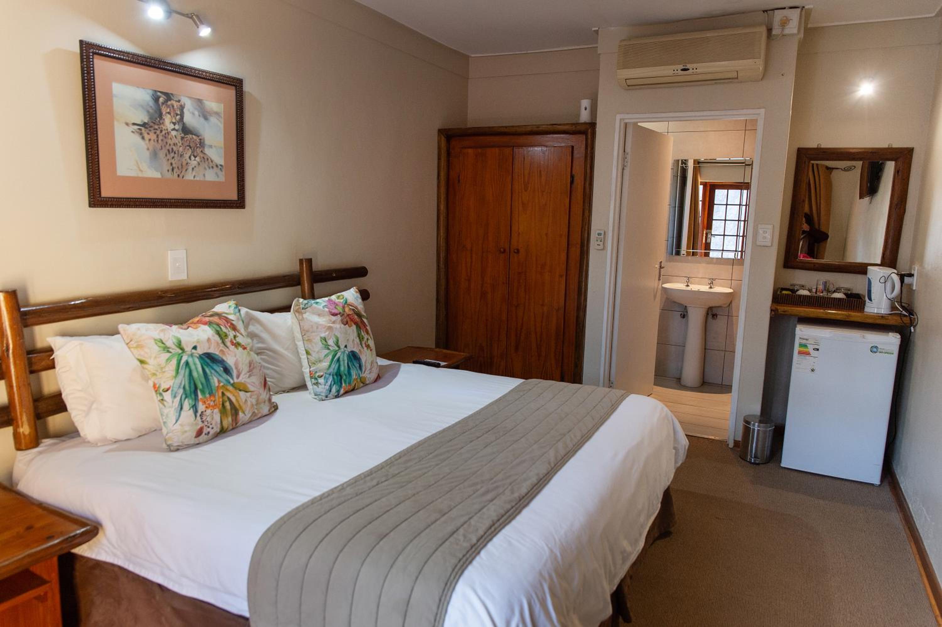 Standard King Room - Photo 4
