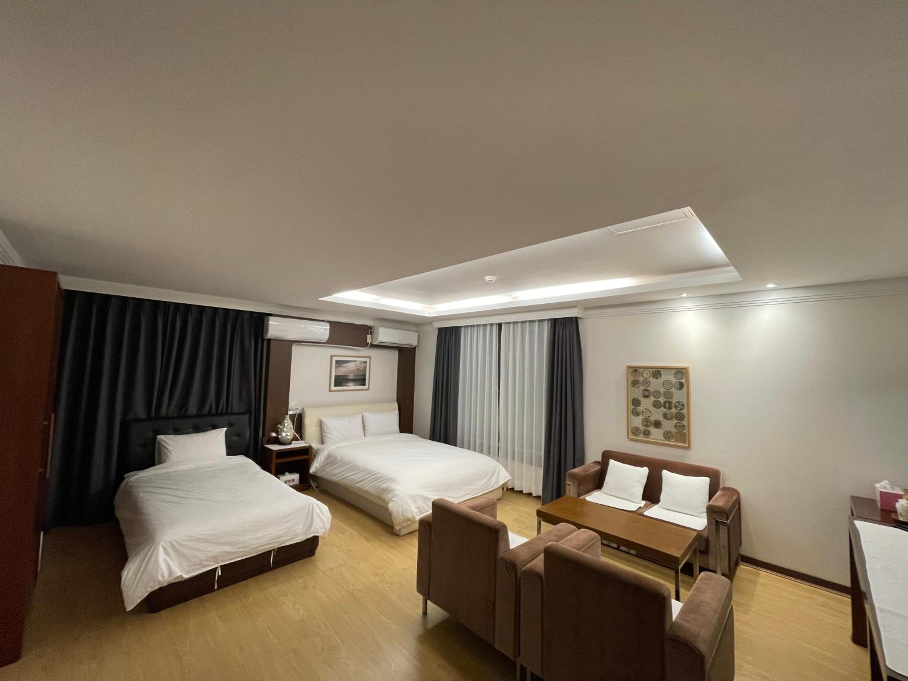 Suite twin