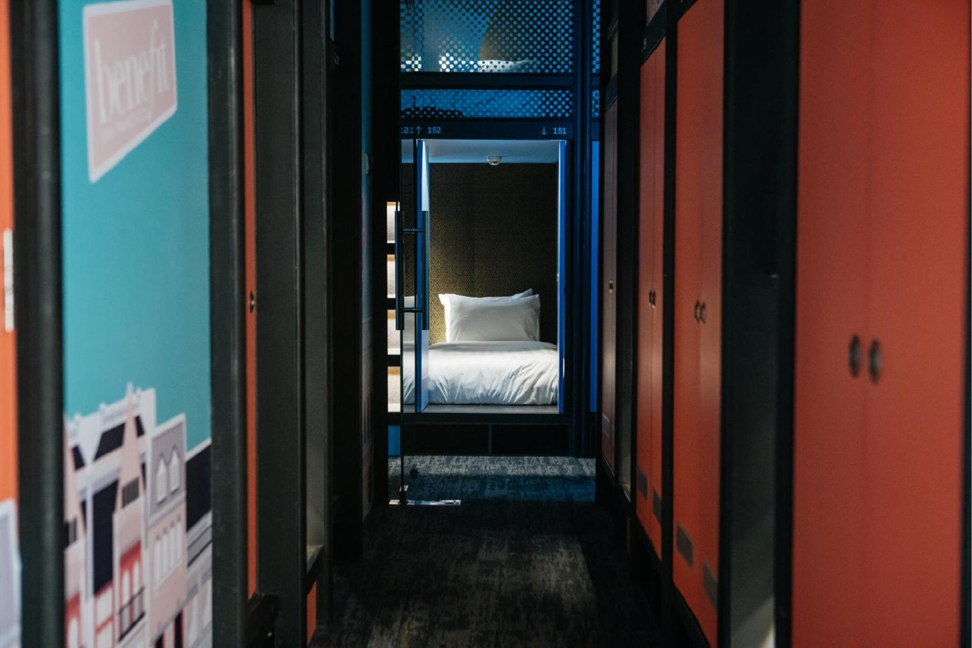 Capsule Mixed (Check-In between 0800 - 1900 (12 hours stay) - Photo 8