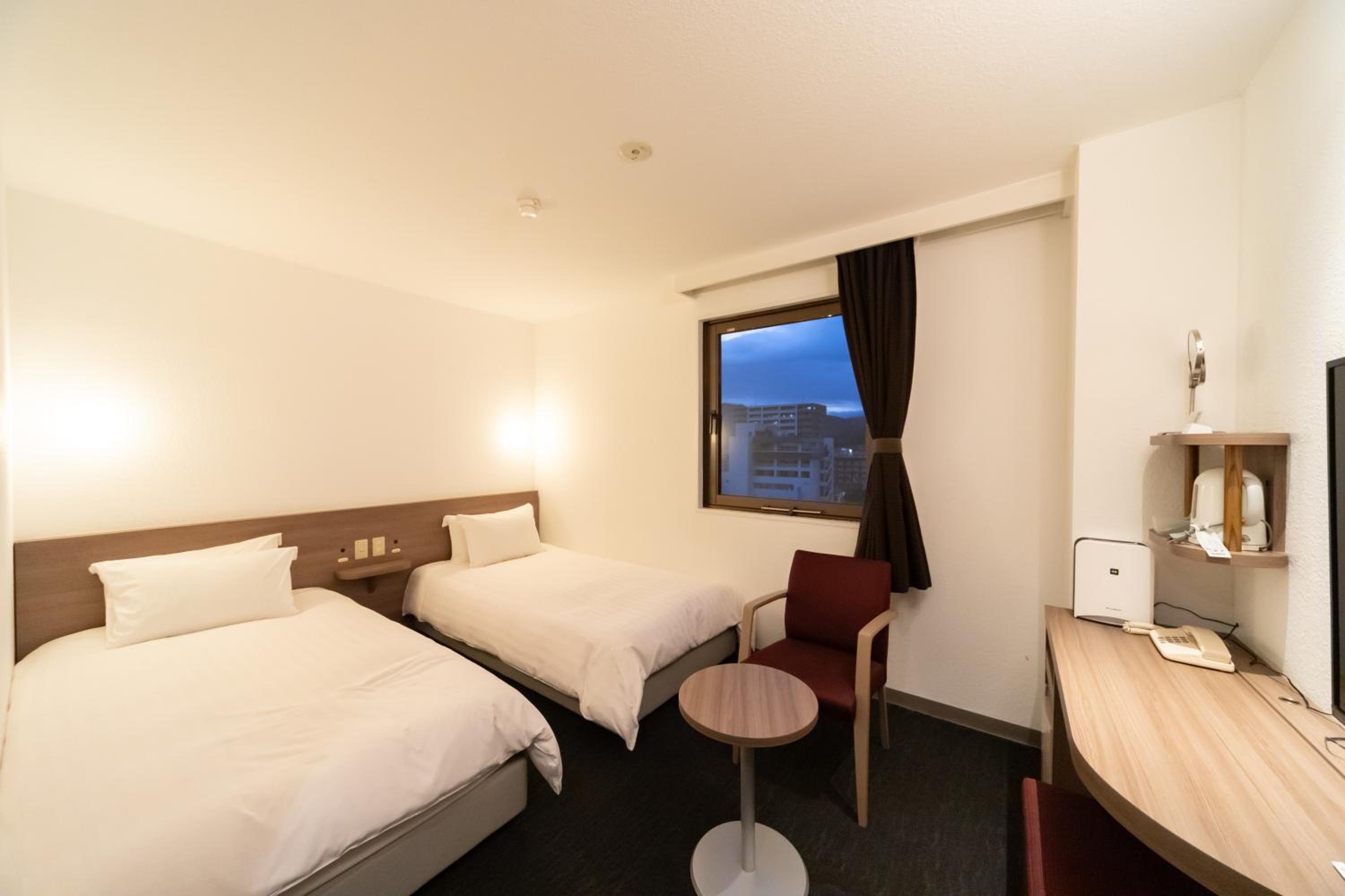 Standard Twin Room - Photo 1