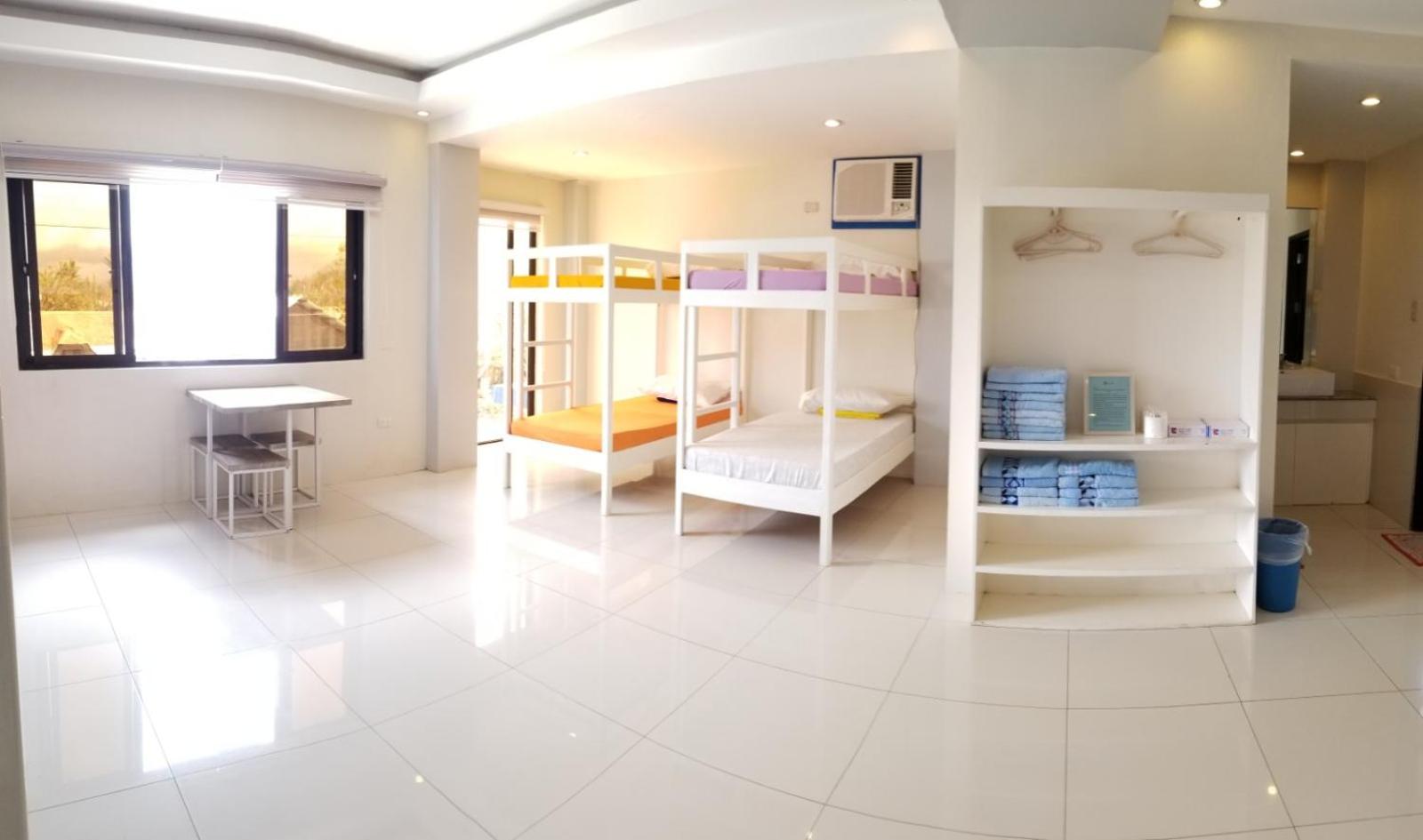 10-Bed Mixed Dormitory Room
