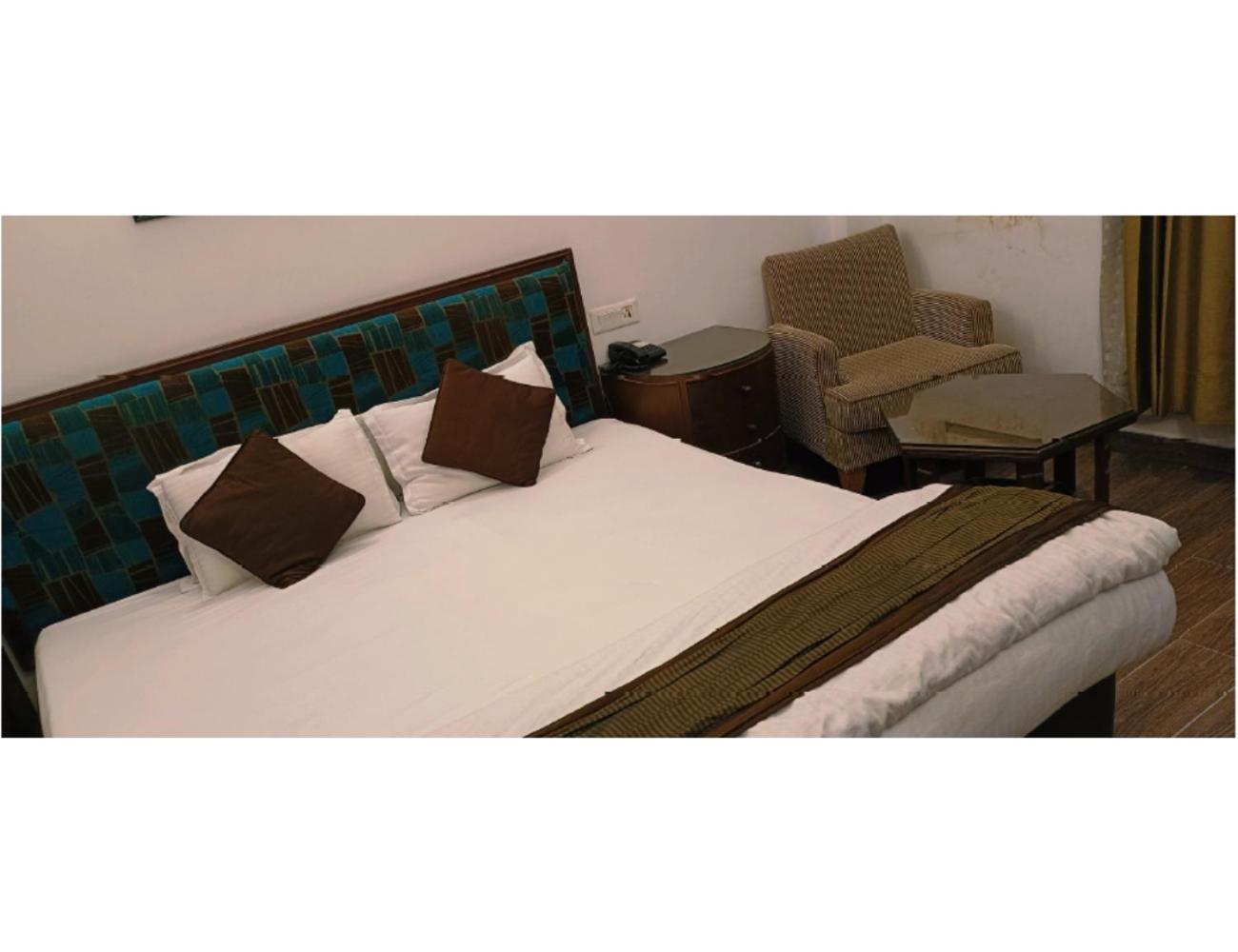 Deluxe Room - Photo 10