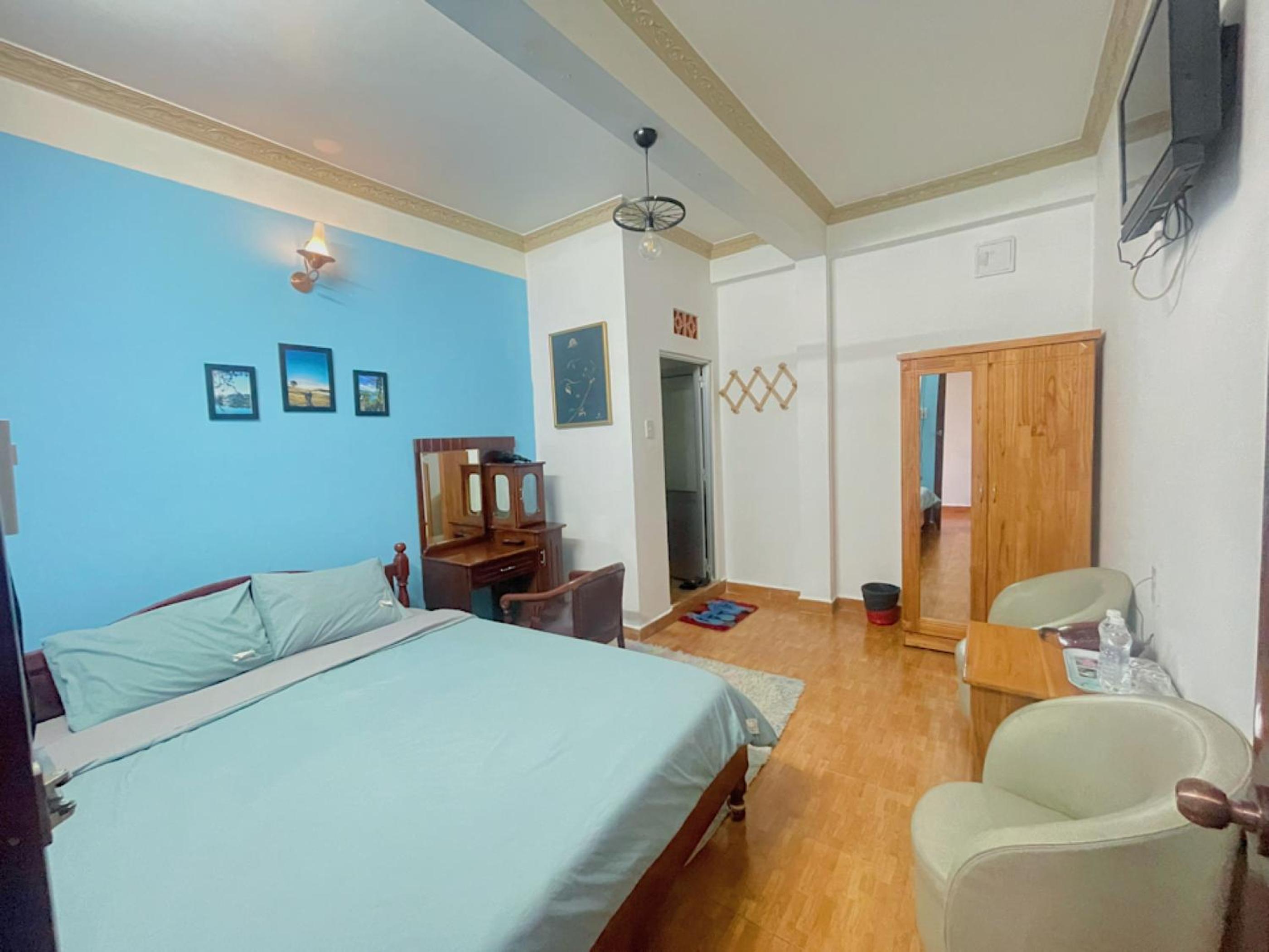 Large Double Room