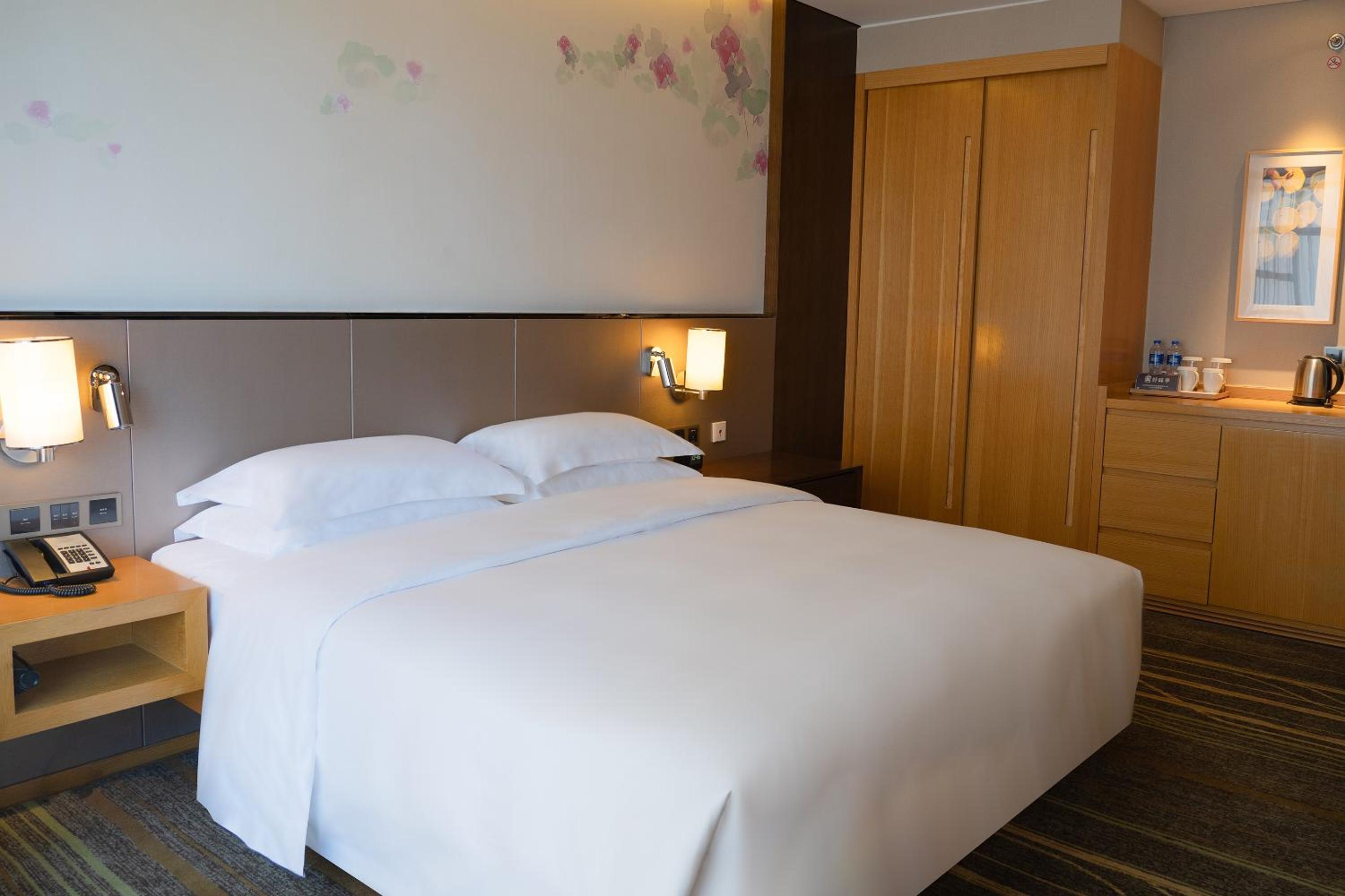 King Room - Mobility Accessible