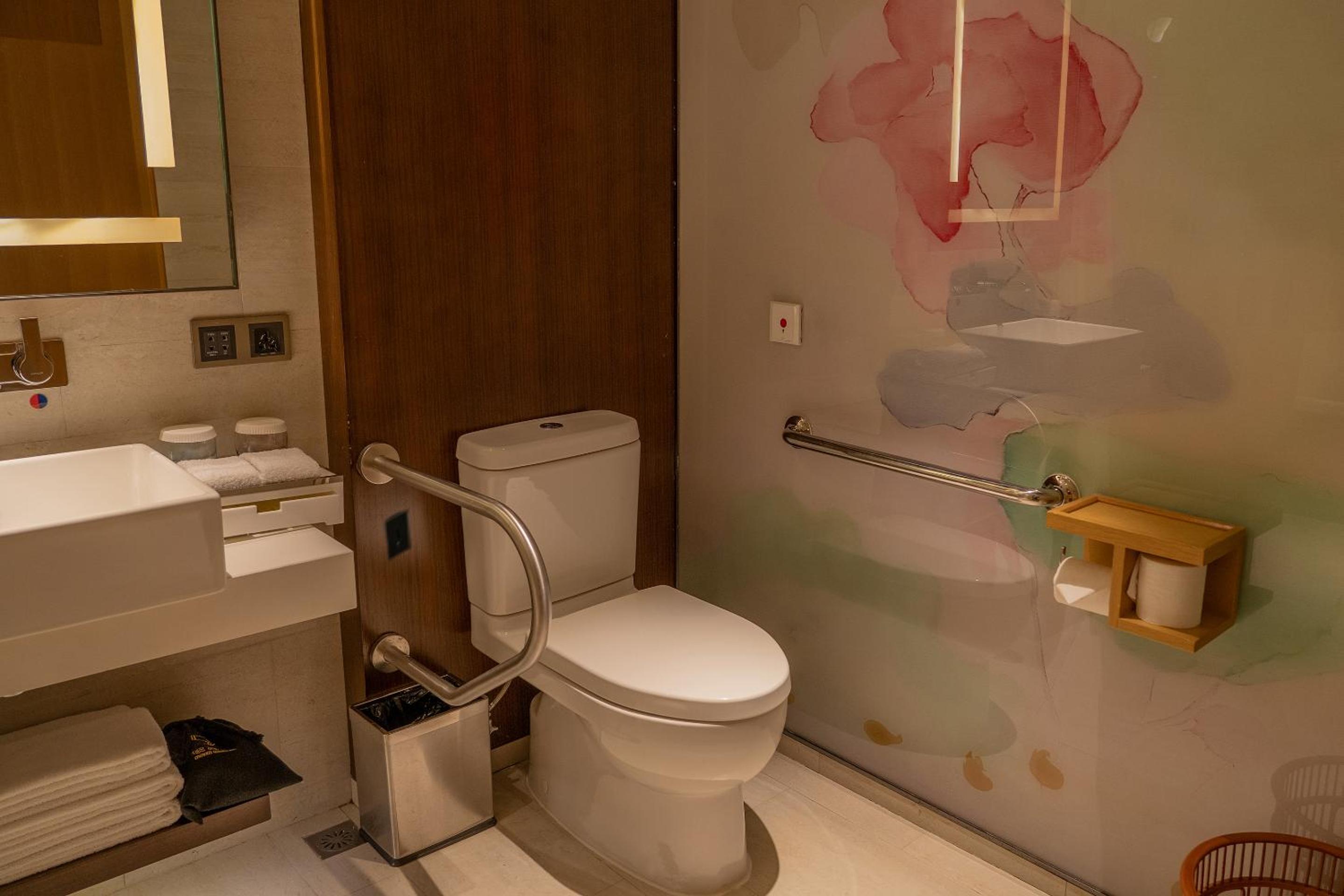 King Room - Mobility Accessible