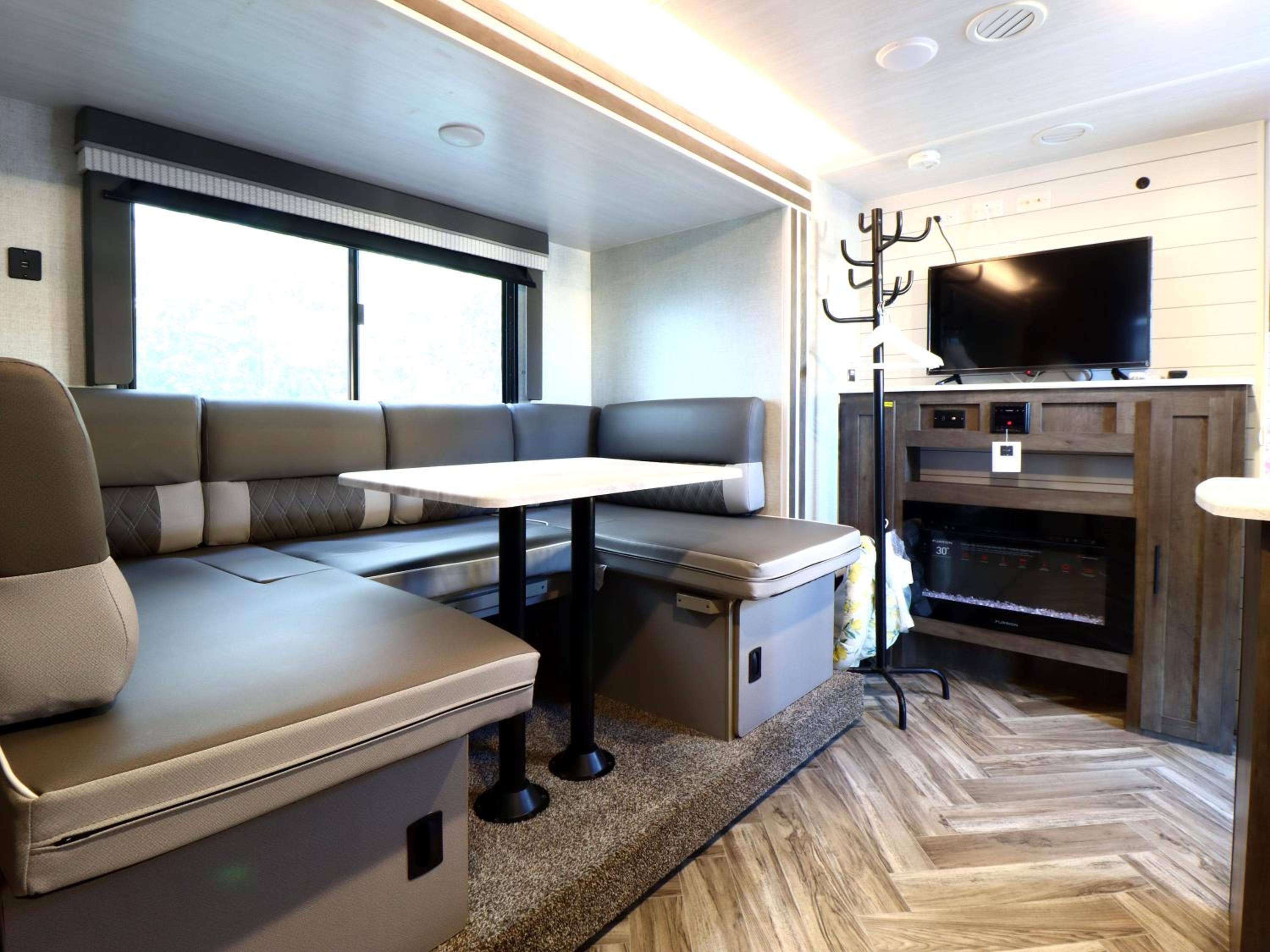 Mobile Home photo 1