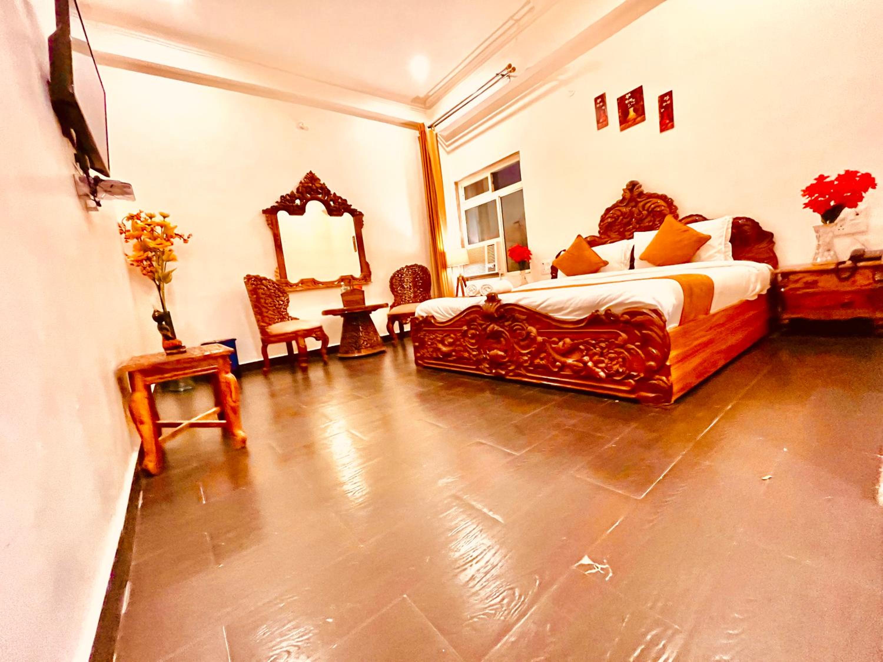 Superior King Room