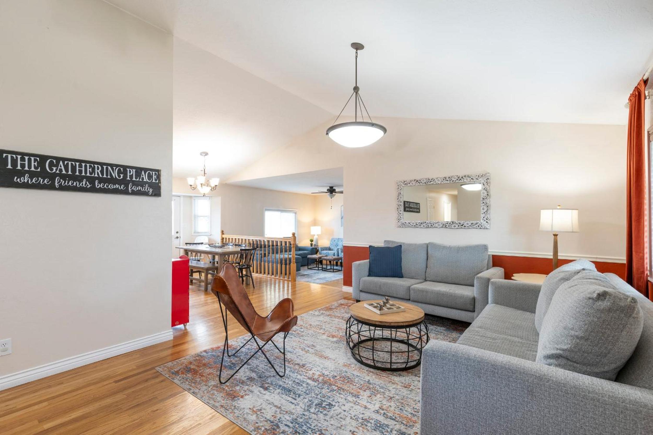 Family Room photo 1
