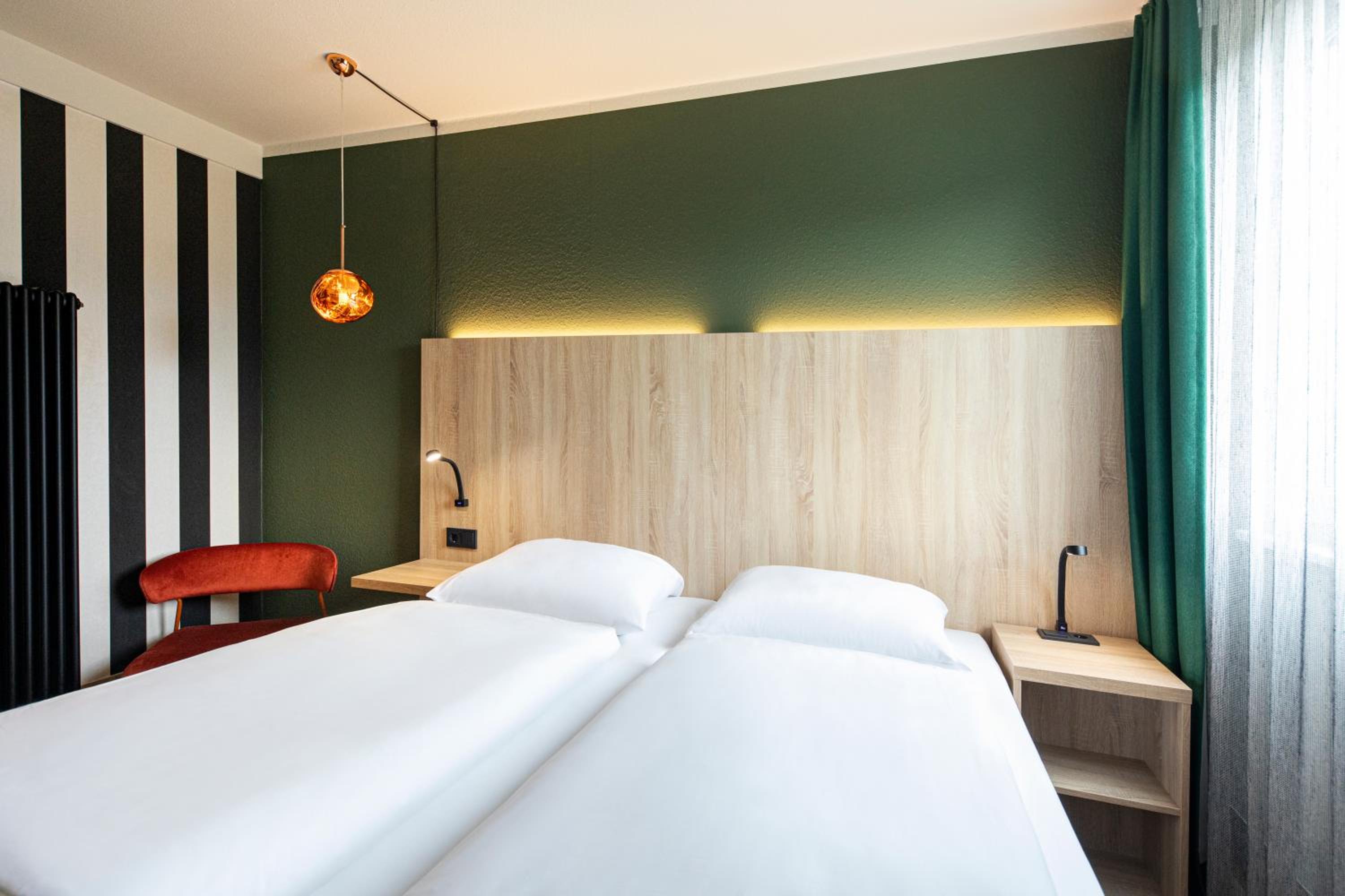 Business Double Room - Photo 4