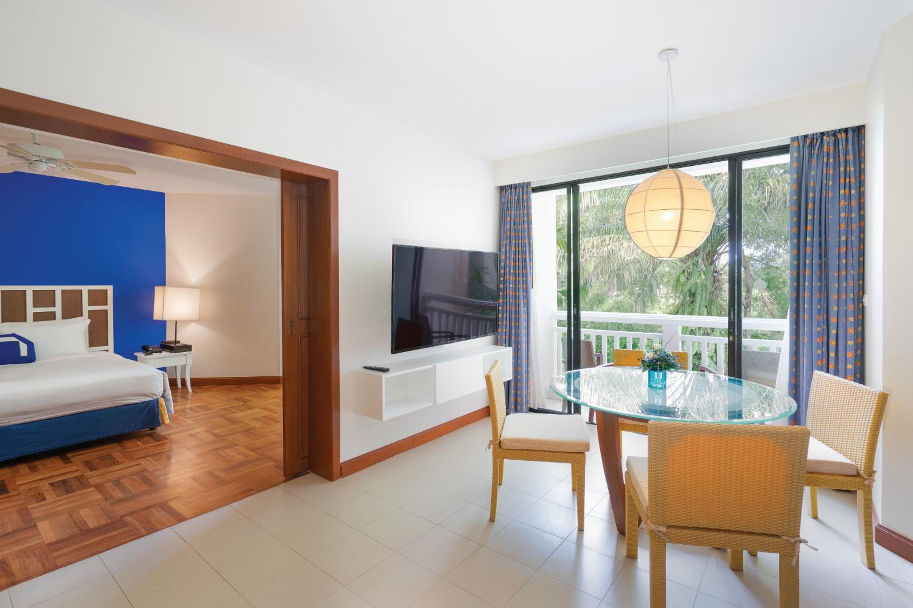 Premier Golf View Junior Suite (Size 65 sqm.) - Photo 4